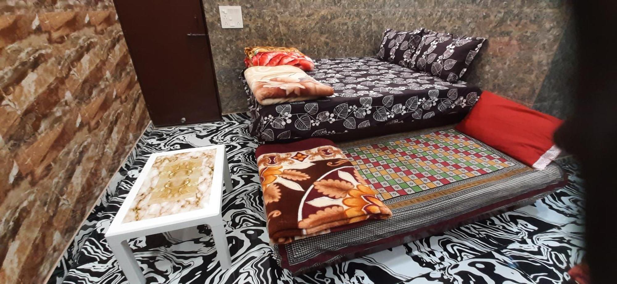 Aggarwal Independent Fully Ac With Private Kitchen For Self Cooking Having Utensils And Fridge And Washroom Along With Facilities Of Your Sweet Home, High Speed Wifi, Fridge , Smart Tv , Work Desk