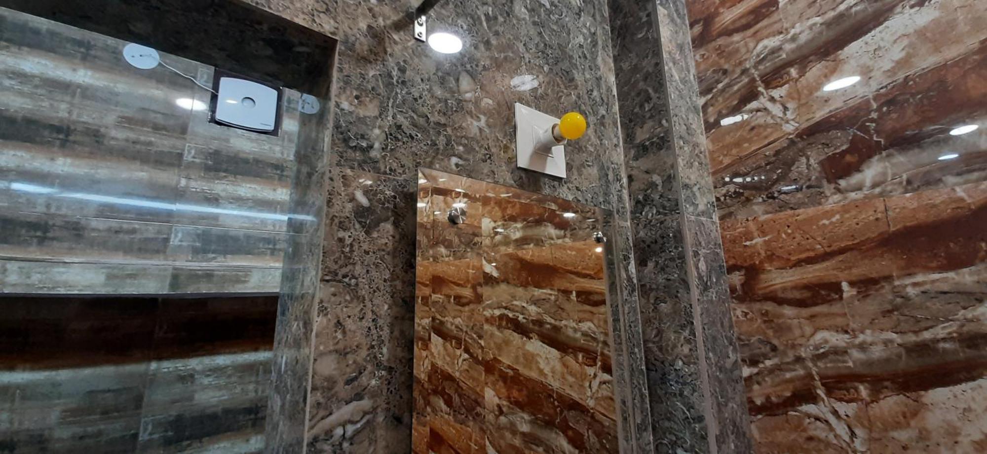 Aggarwal Independent Fully Ac With Private Kitchen For Self Cooking Having Utensils And Fridge And Washroom Along With Facilities Of Your Sweet Home, High Speed Wifi, Fridge , Smart Tv , Work Desk Apartment New Delhi
