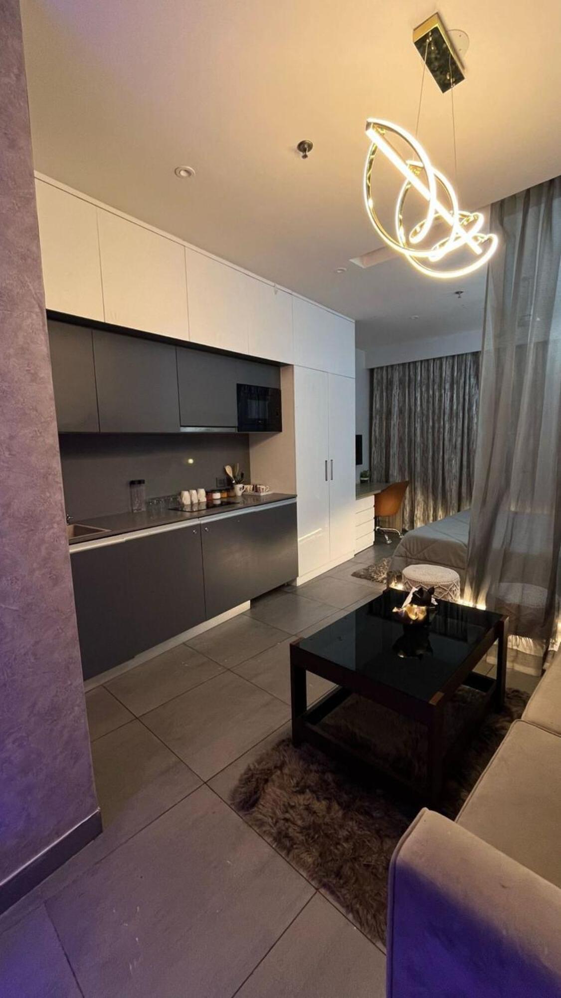 Apartment Supernova Luxury Stays In Noida