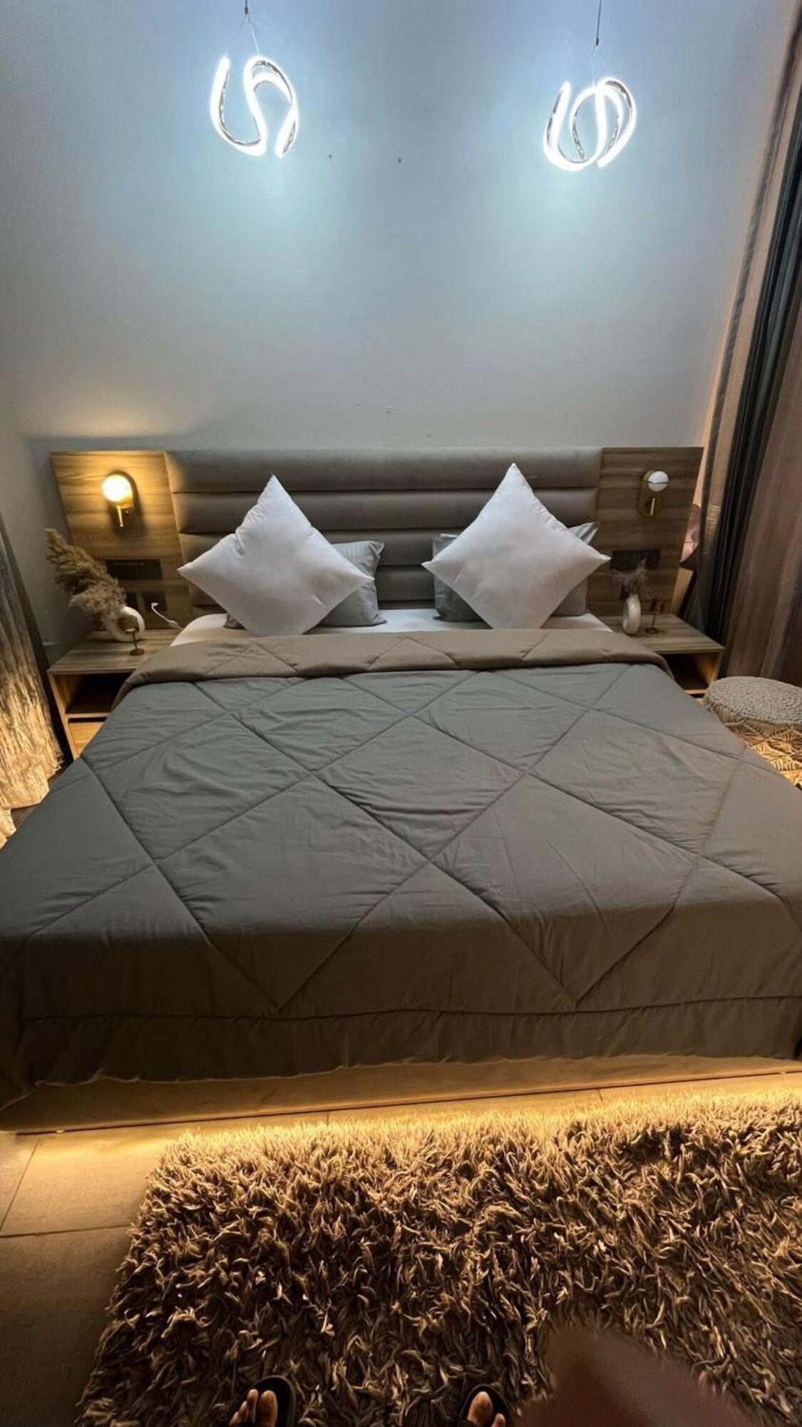 Apartment Supernova Luxury Stays In Noida New Delhi