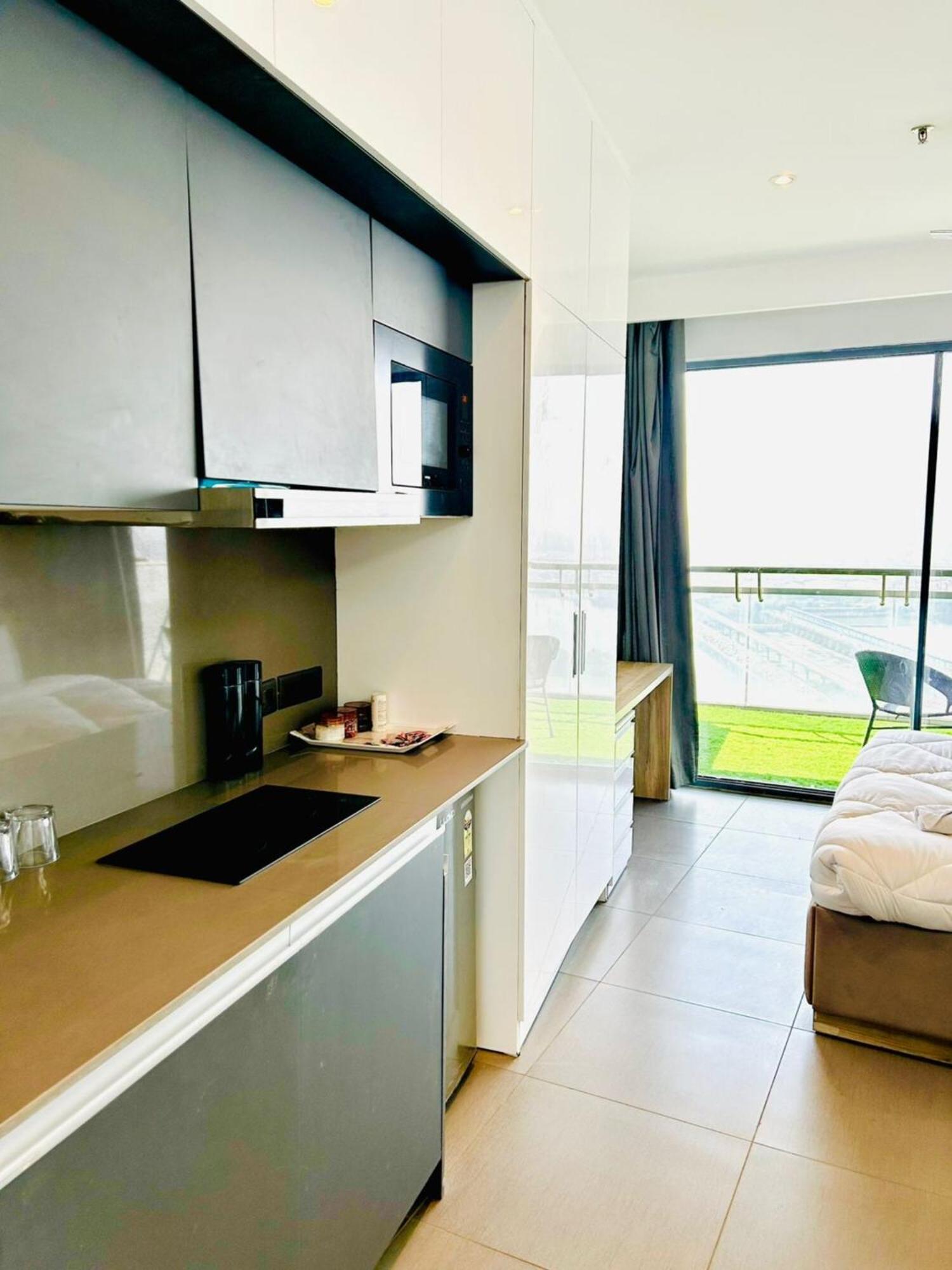 Supernova Luxury Stays In Noida New Delhi