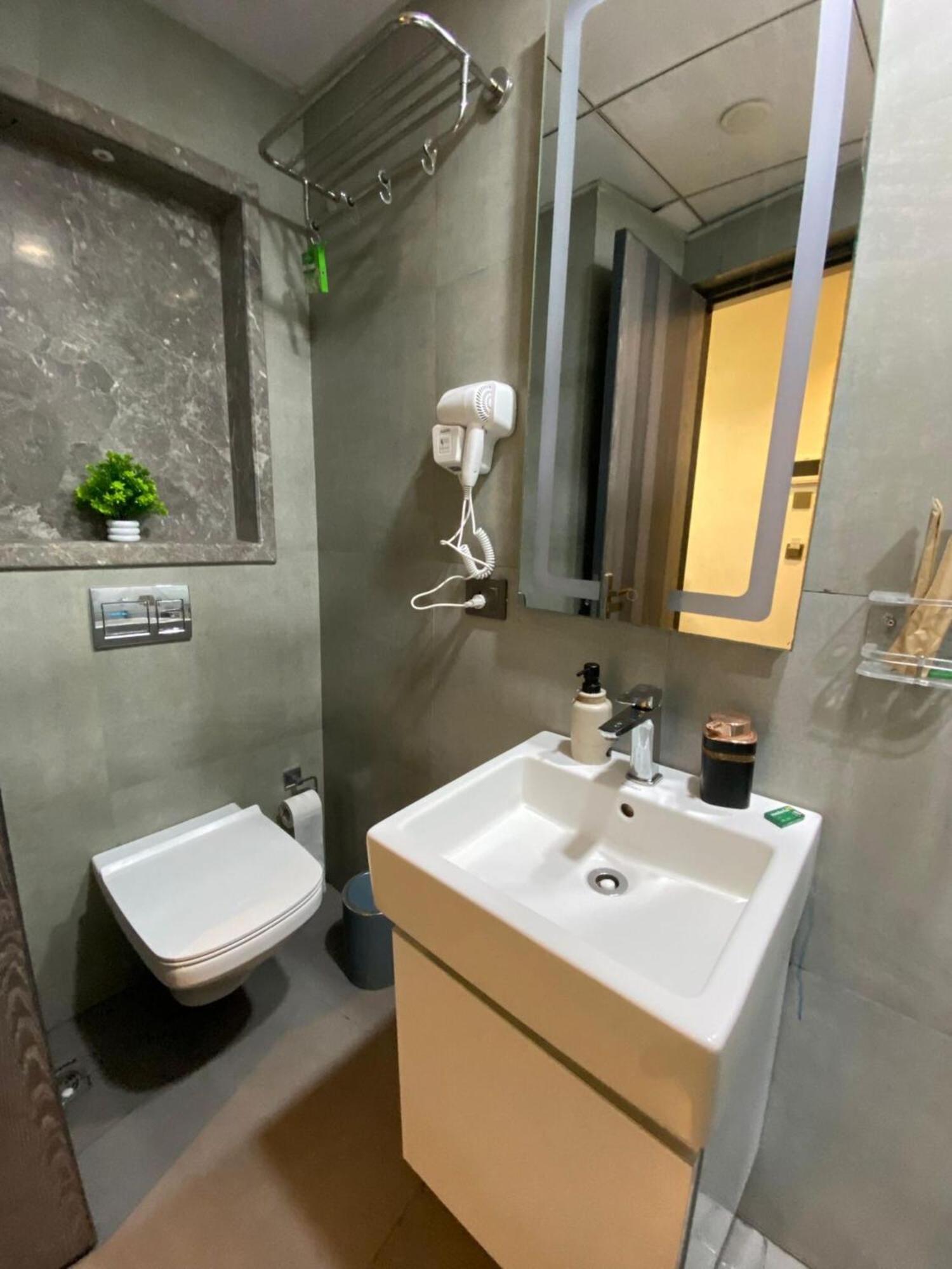 Supernova Luxury Stays In Noida