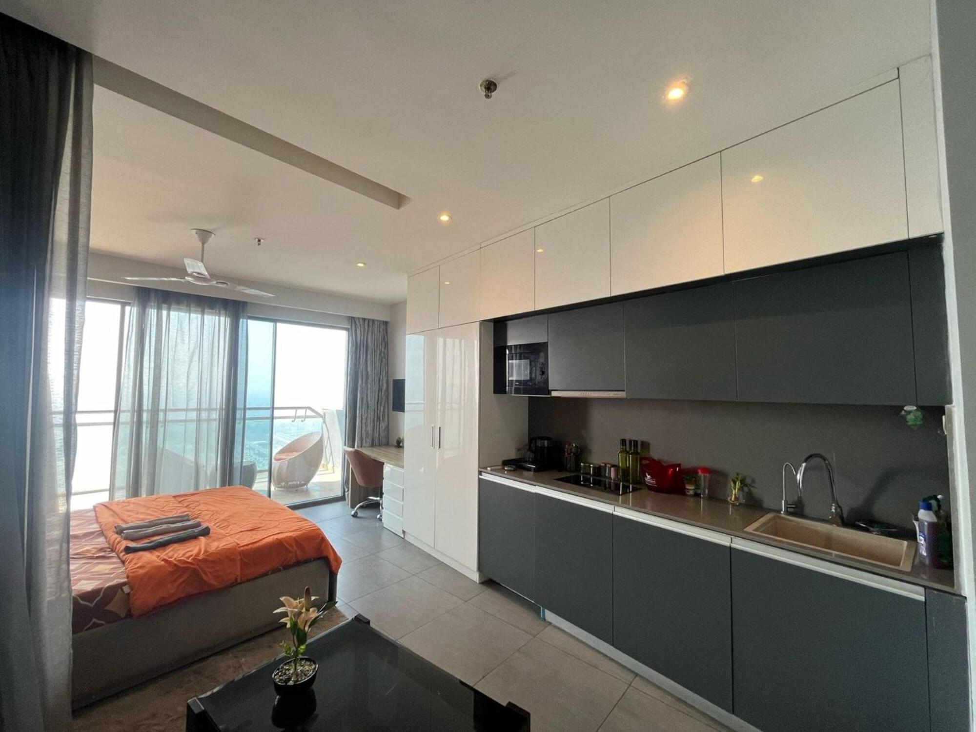 Supernova Luxury Stays In Noida Apartment *