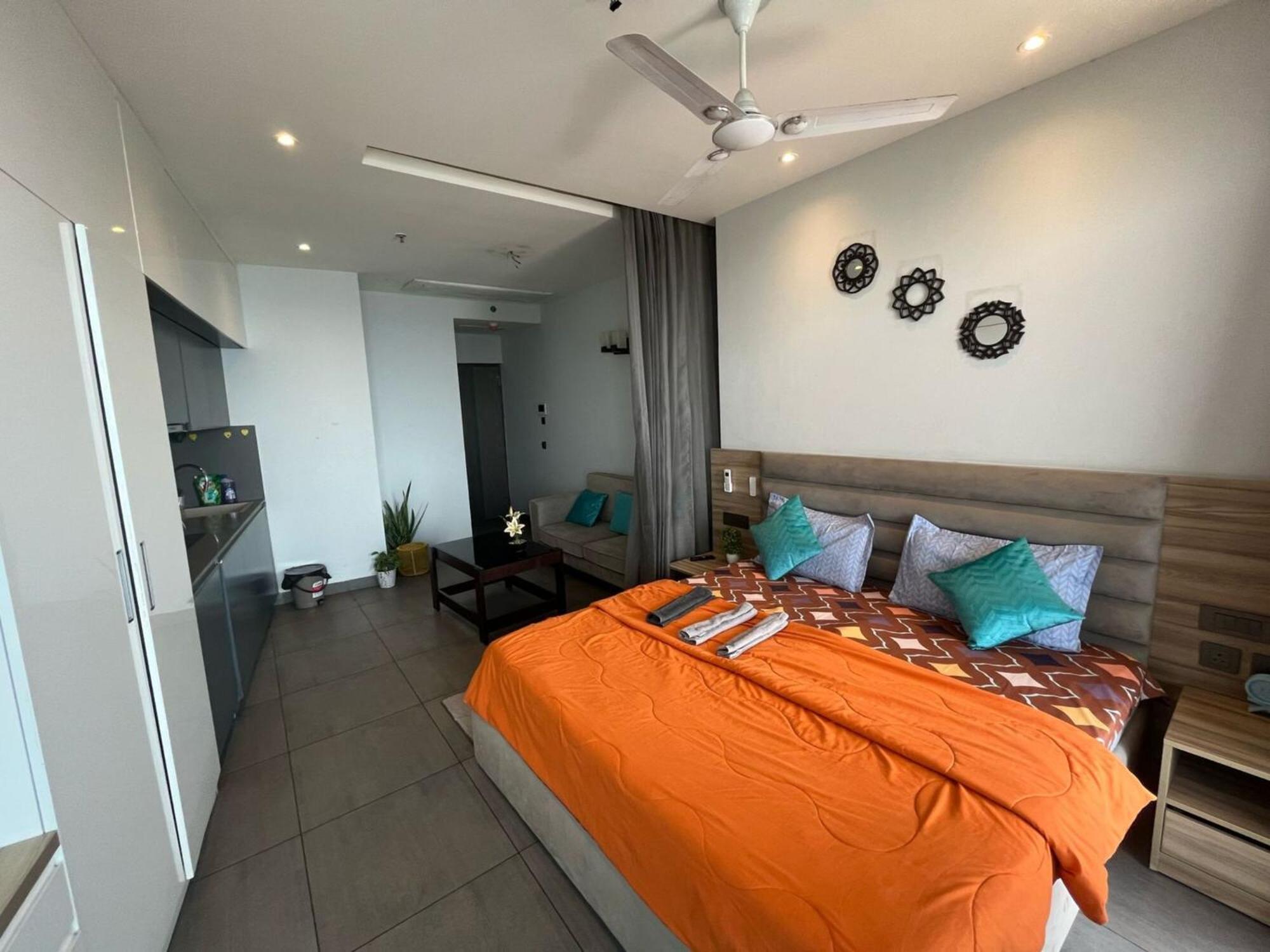 Supernova Luxury Stays In Noida Apartment