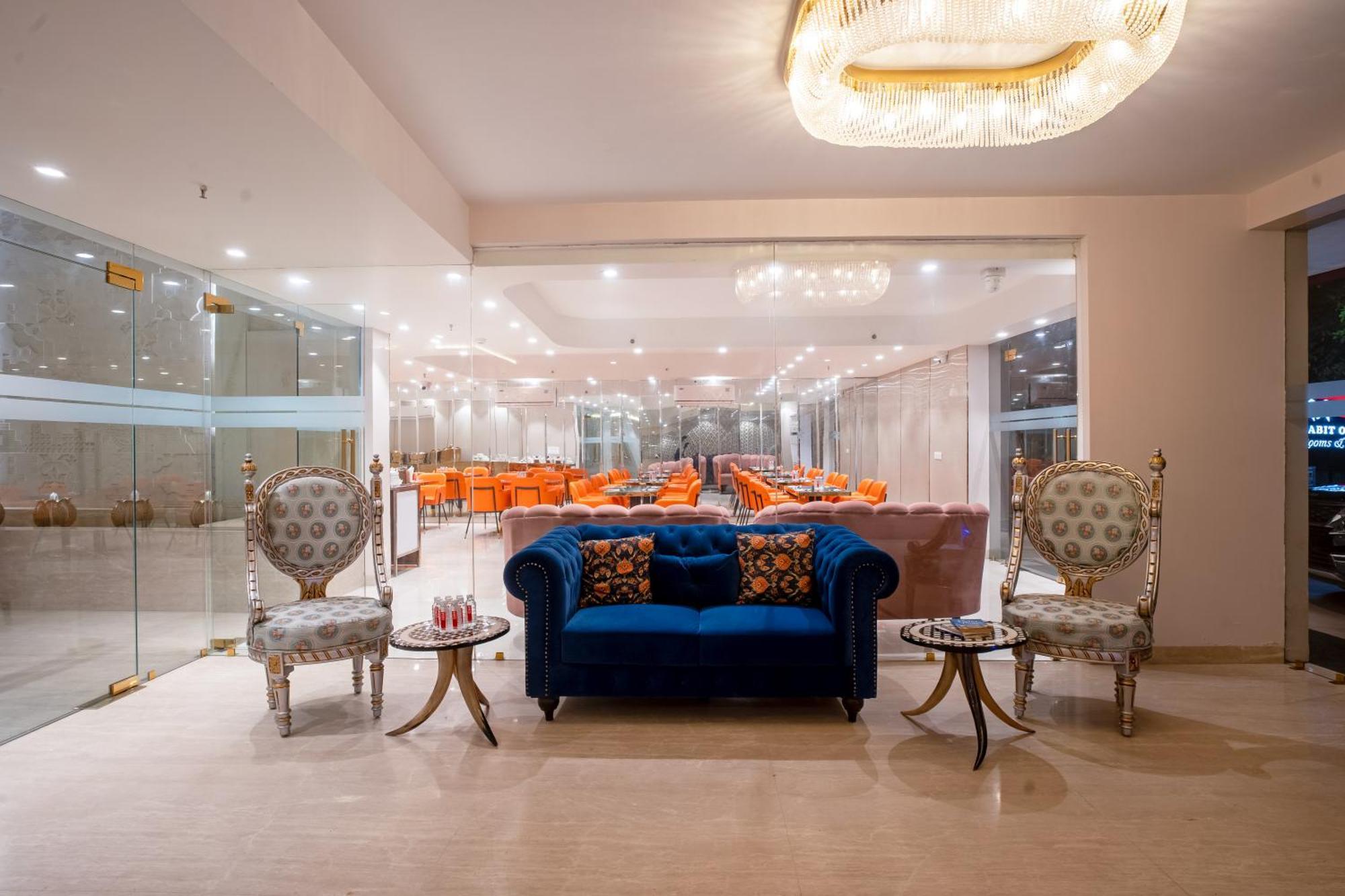West End Igi Delhi Airport 4*