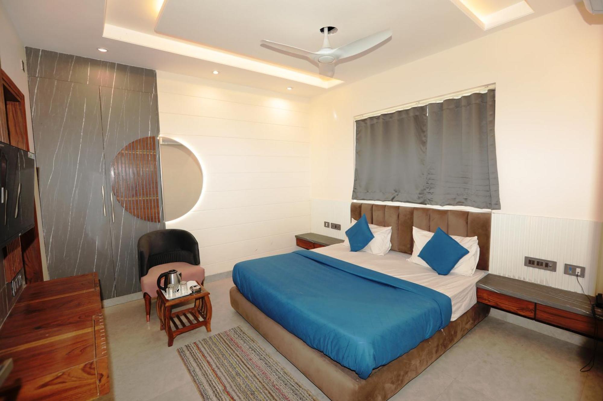 Prem Dulexe' 200 M From Railway Station