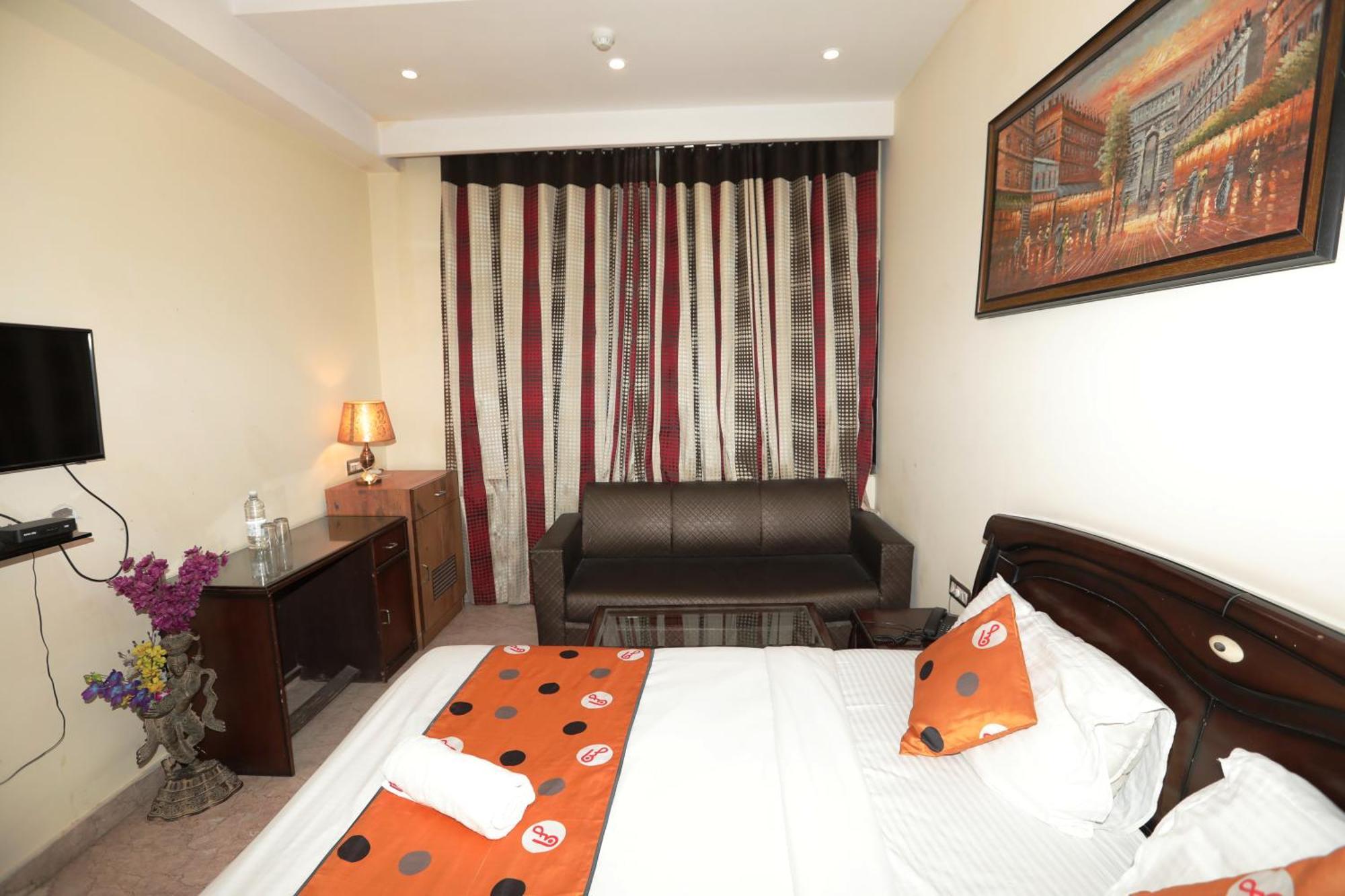 Star View '2mins From Metro Station Near 5mins Distance Railway Station Hotel