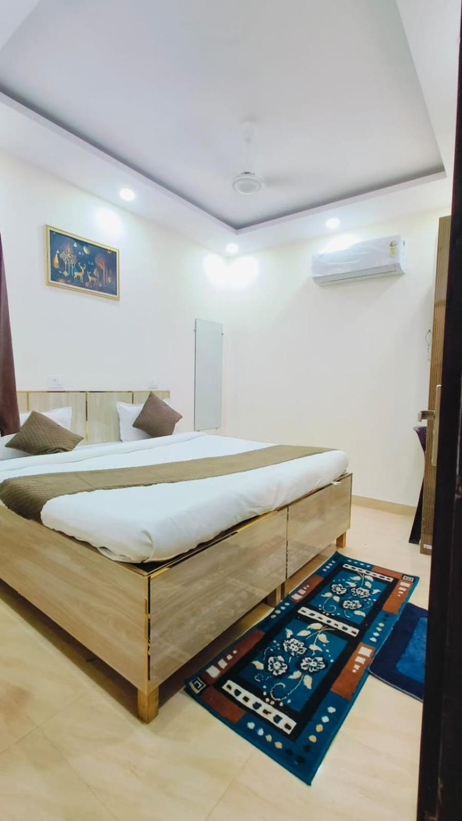 Cr Residency - Near Us Embassy Chanakyapuri 4*