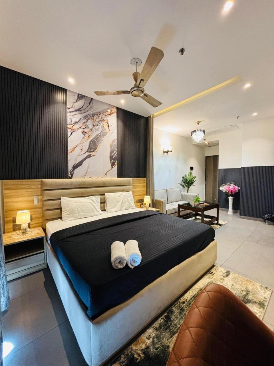 Aparthotel Loft Supernova Noida *
