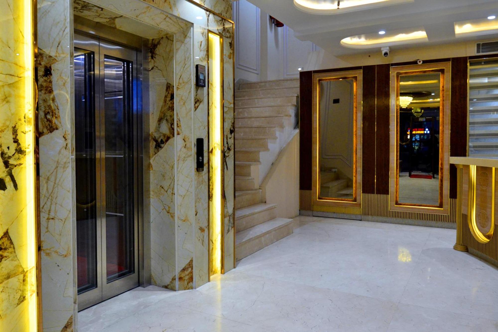 Grand Plaza In Centre - At Railway Station Hotel 4*