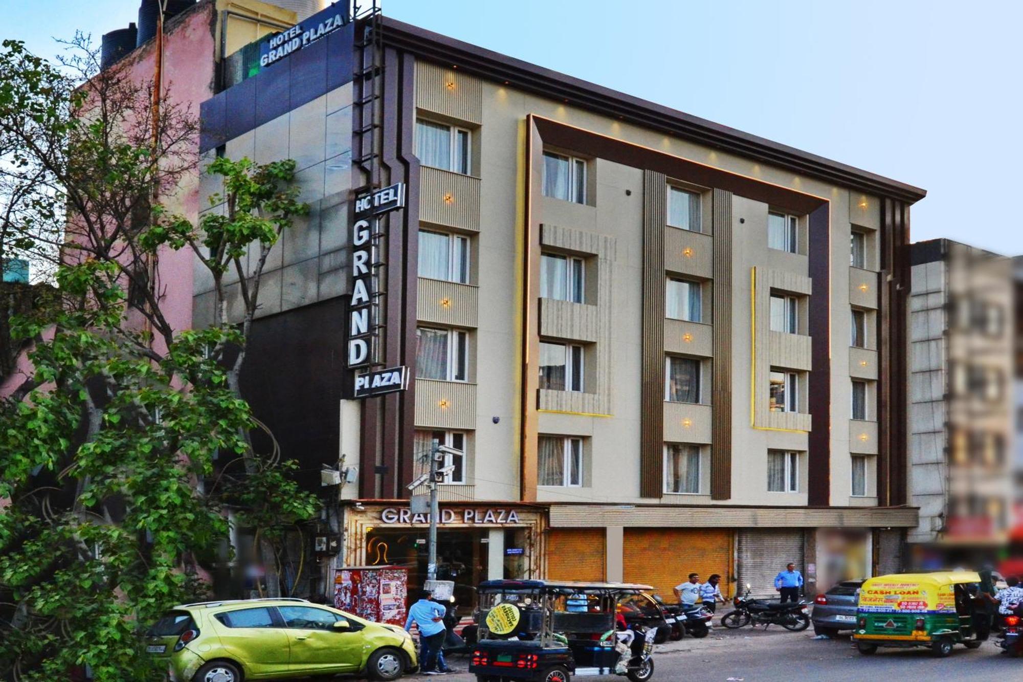 Grand Plaza In Centre - At Railway Station Hotel