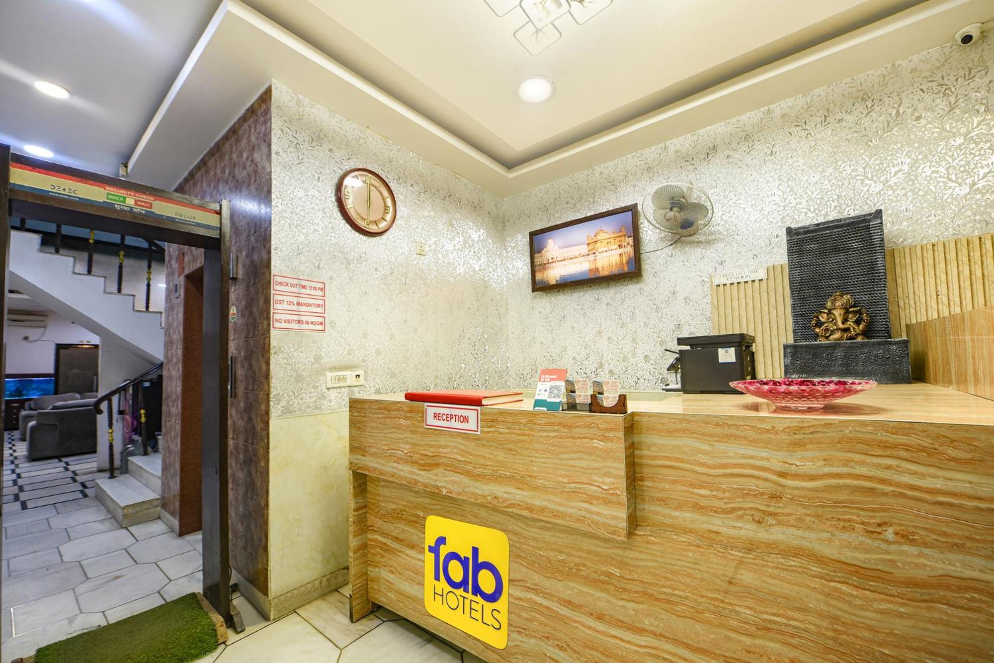 Fabhotel Darbar Near Karol Bagh Market Hotel 3*