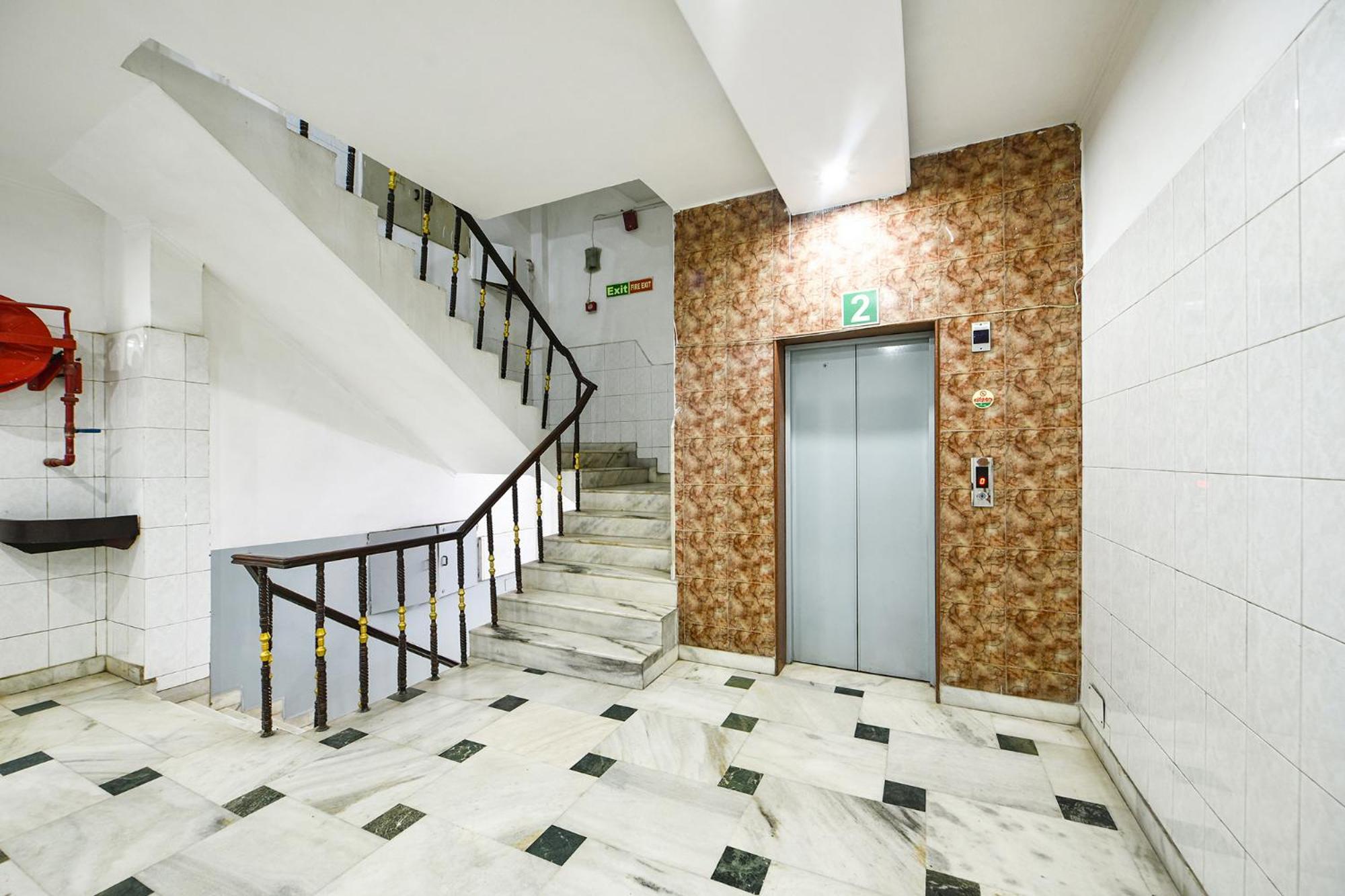 Fabhotel Darbar Near Karol Bagh Market 3*