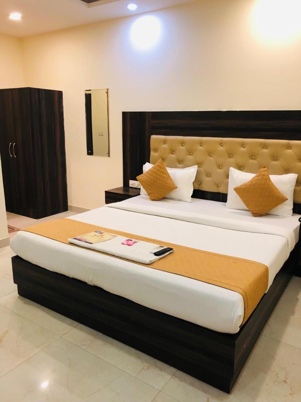 Hotel Ivy Plaza Near Igi Airport Hotel