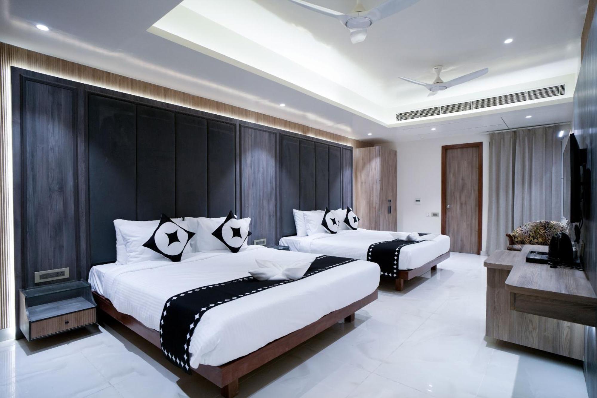 Hotel Ivy Plaza Near Igi Airport 4* New Delhi