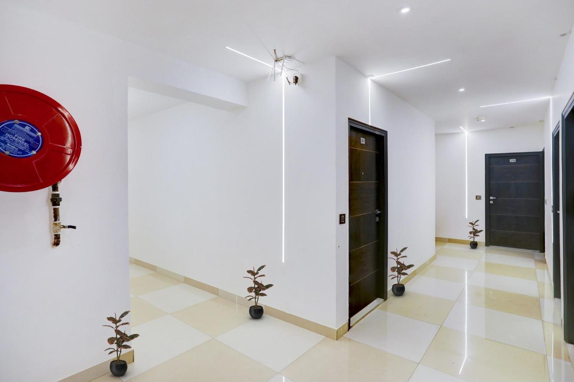 Townhouse West Near Udyog Nagar Metro Station Nova Deli