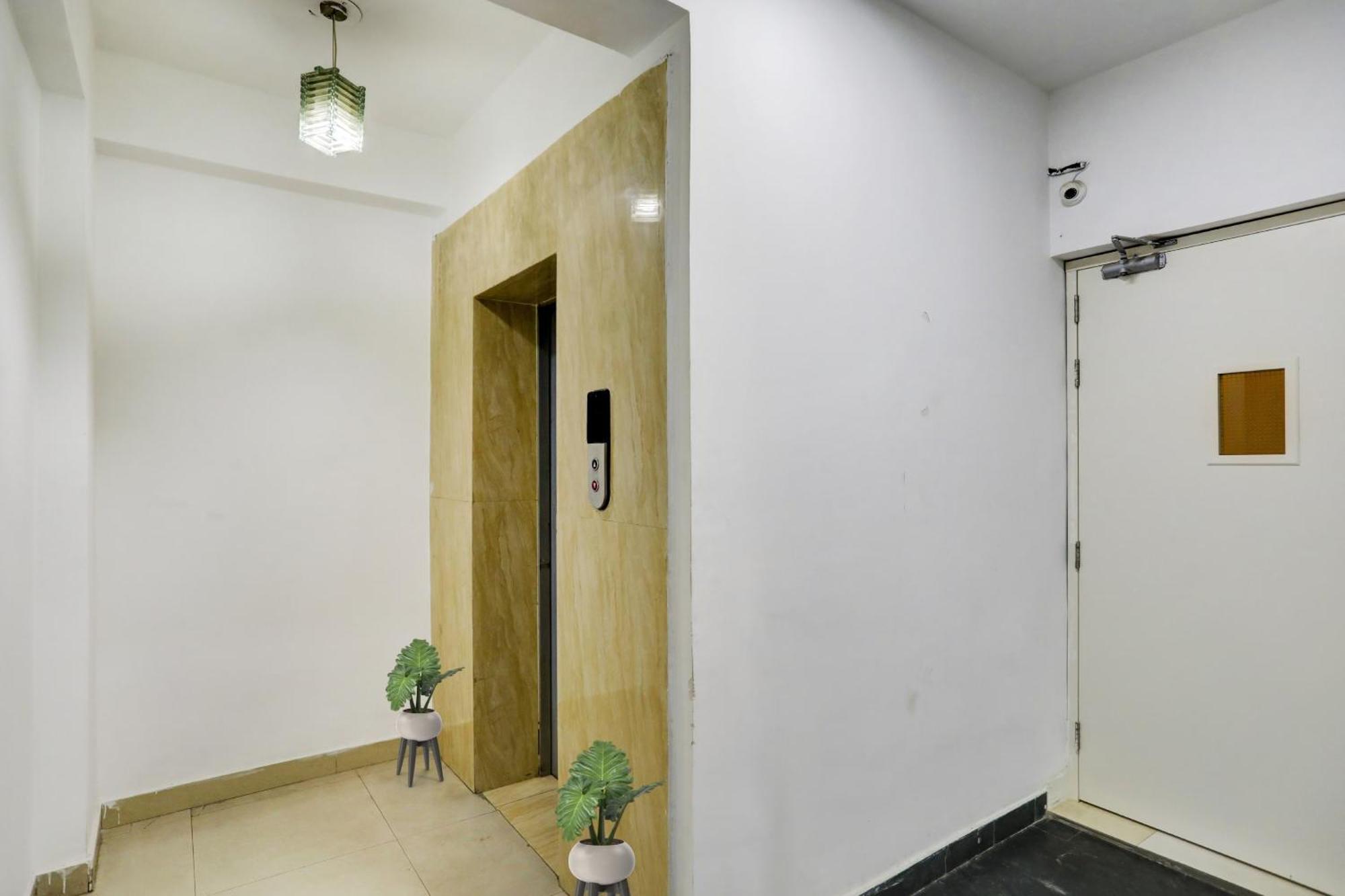 Townhouse West Near Udyog Nagar Metro Station Nova Deli