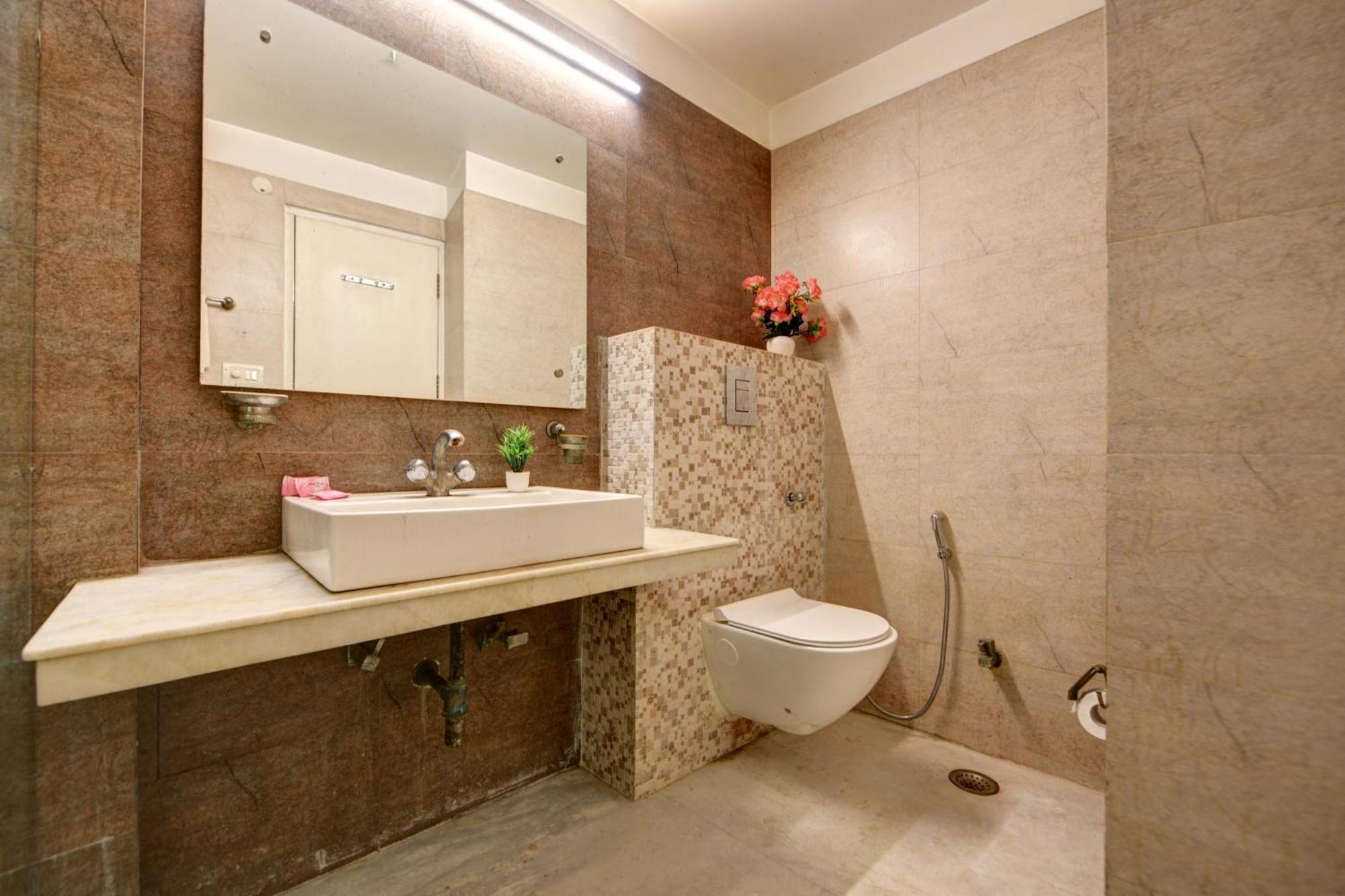 Hotel Sweet Home Lodge - 2 Min From New Delhi Railway Station New Delhi