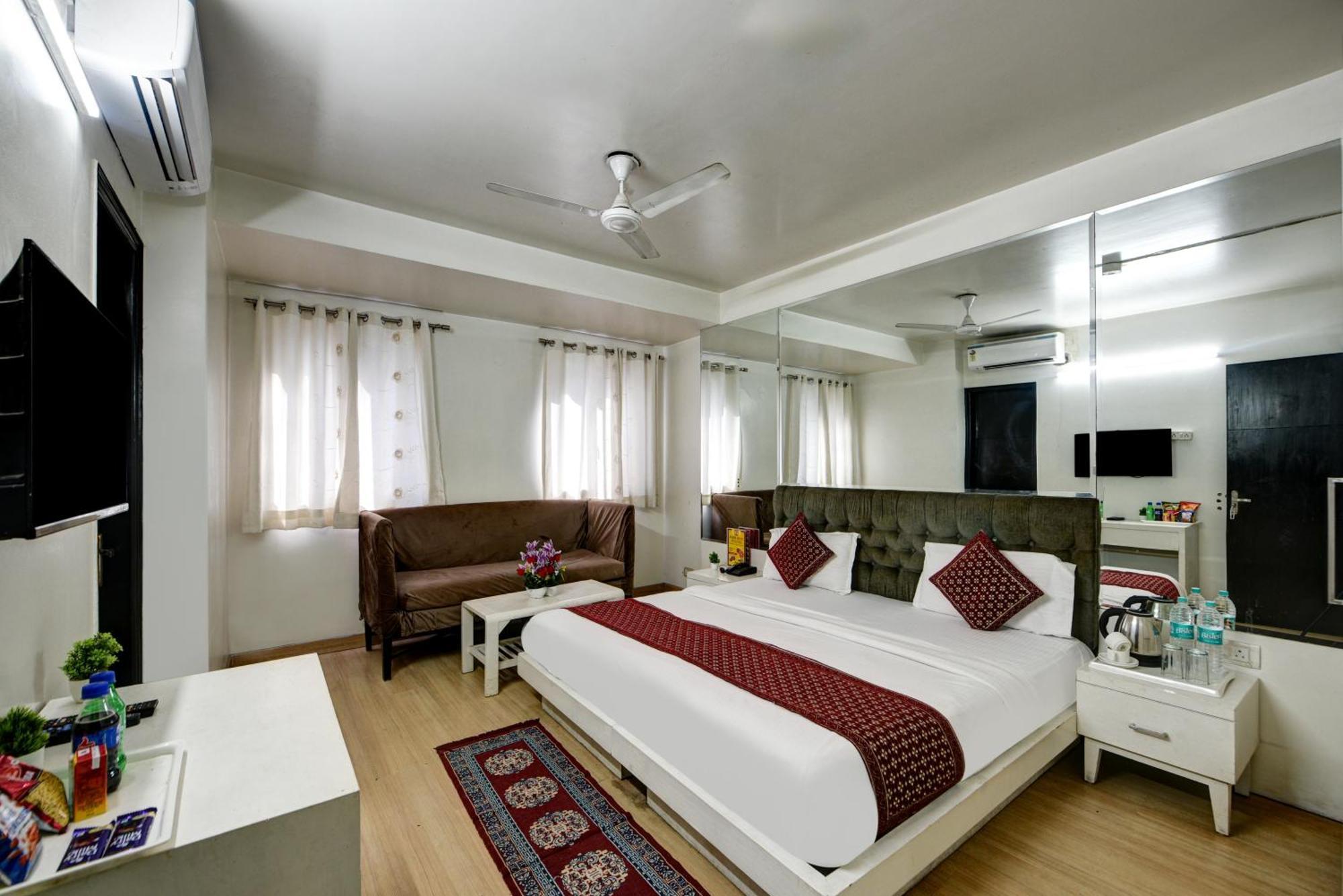 Hotel Hotel Sweet Home Lodge - 2 Min From New Delhi Railway Station