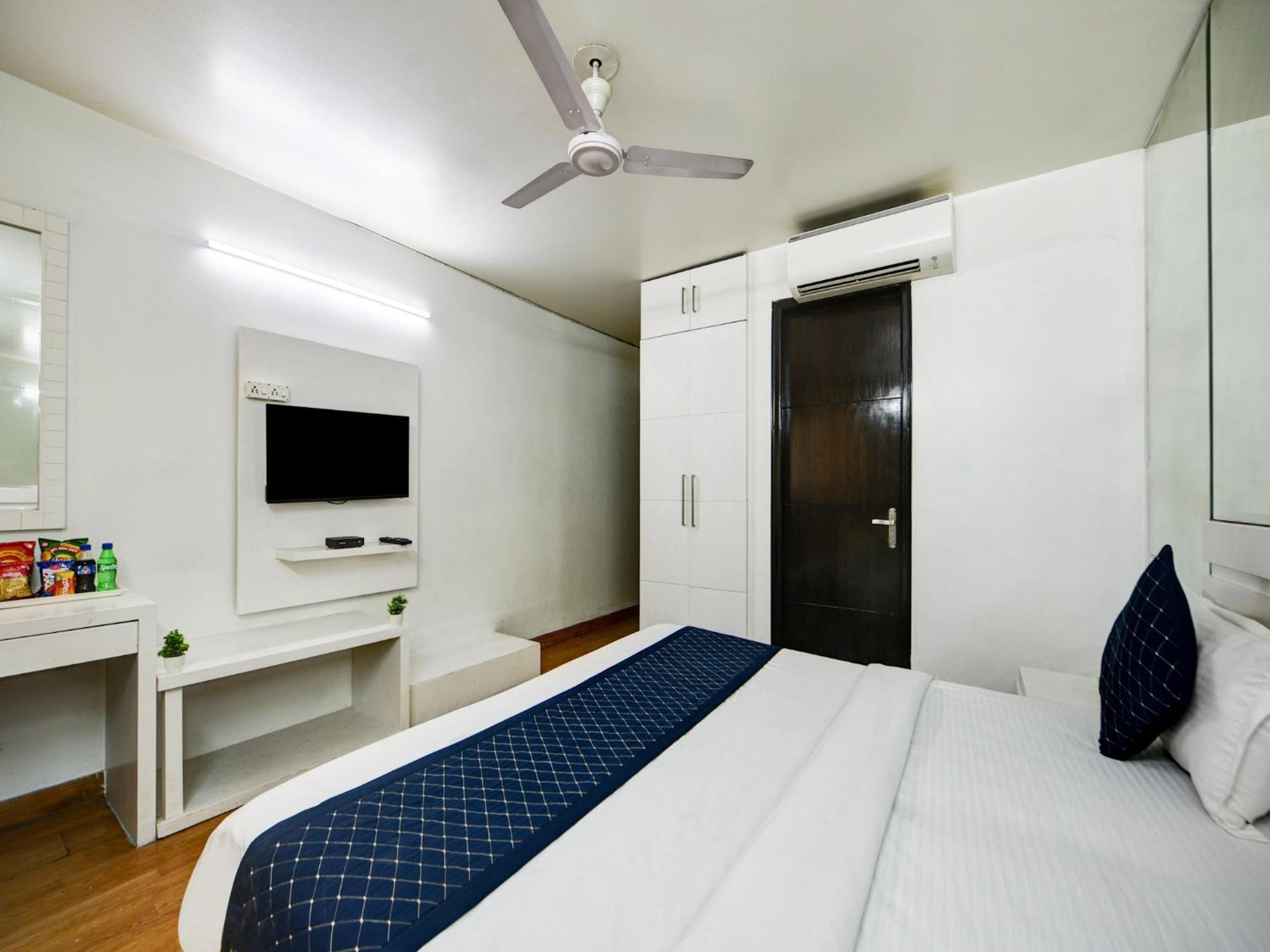 Hotel Sweet Home Lodge - 2 Min From New Delhi Railway Station Hotel 3*