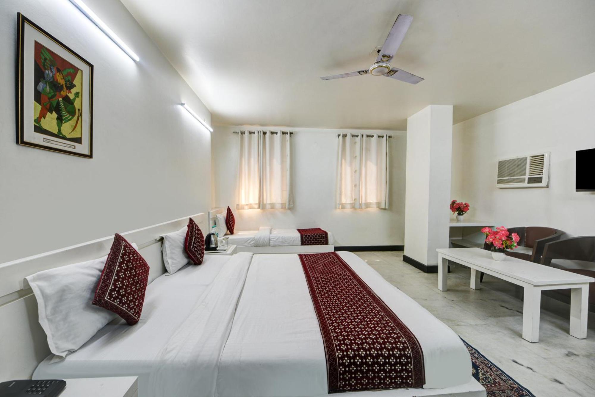Hotel Sweet Home Lodge - 2 Min From New Delhi Railway Station 3* New Delhi