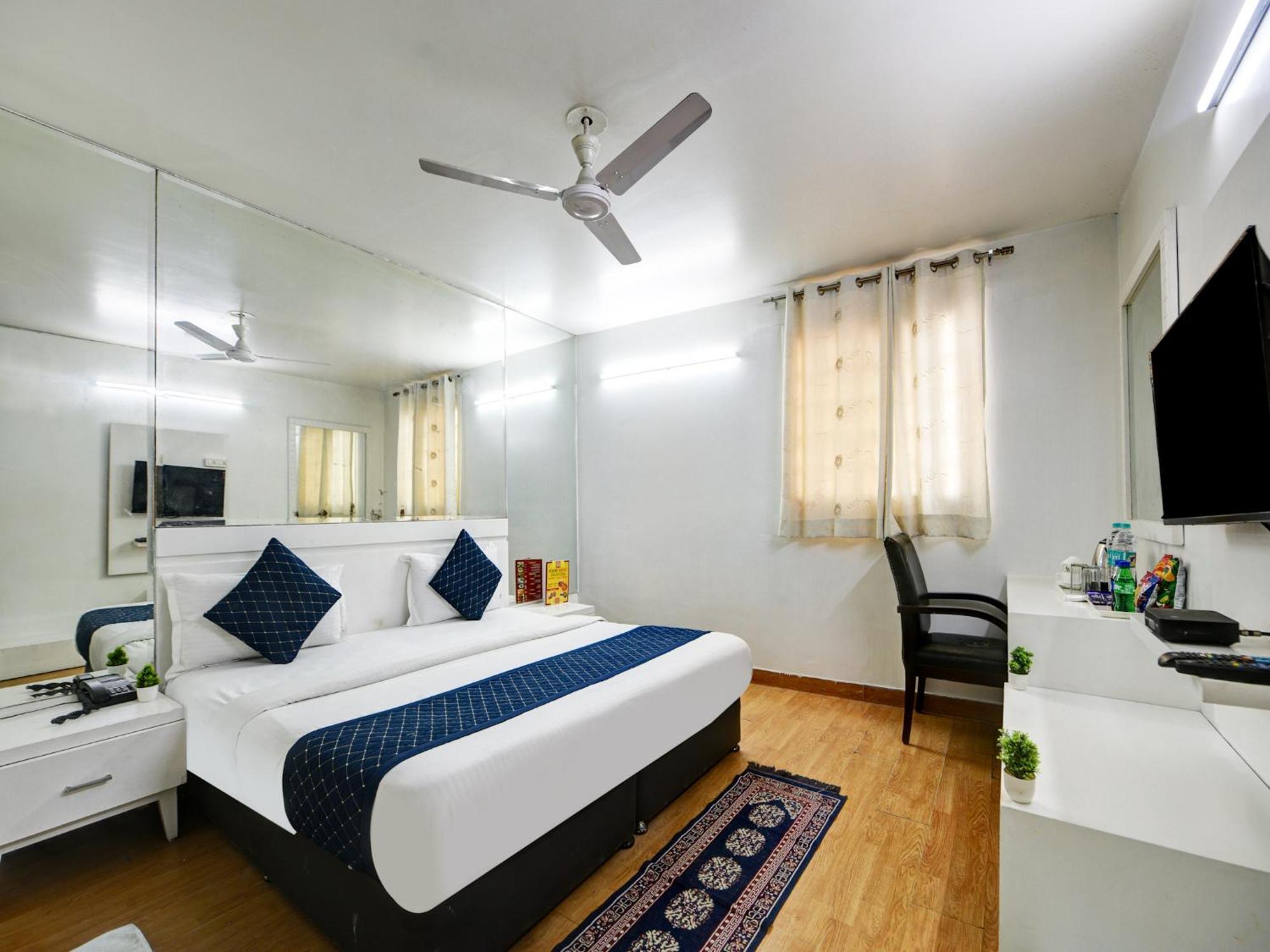 Hotel Sweet Home Lodge - 2 Min From New Delhi Railway Station Hotel