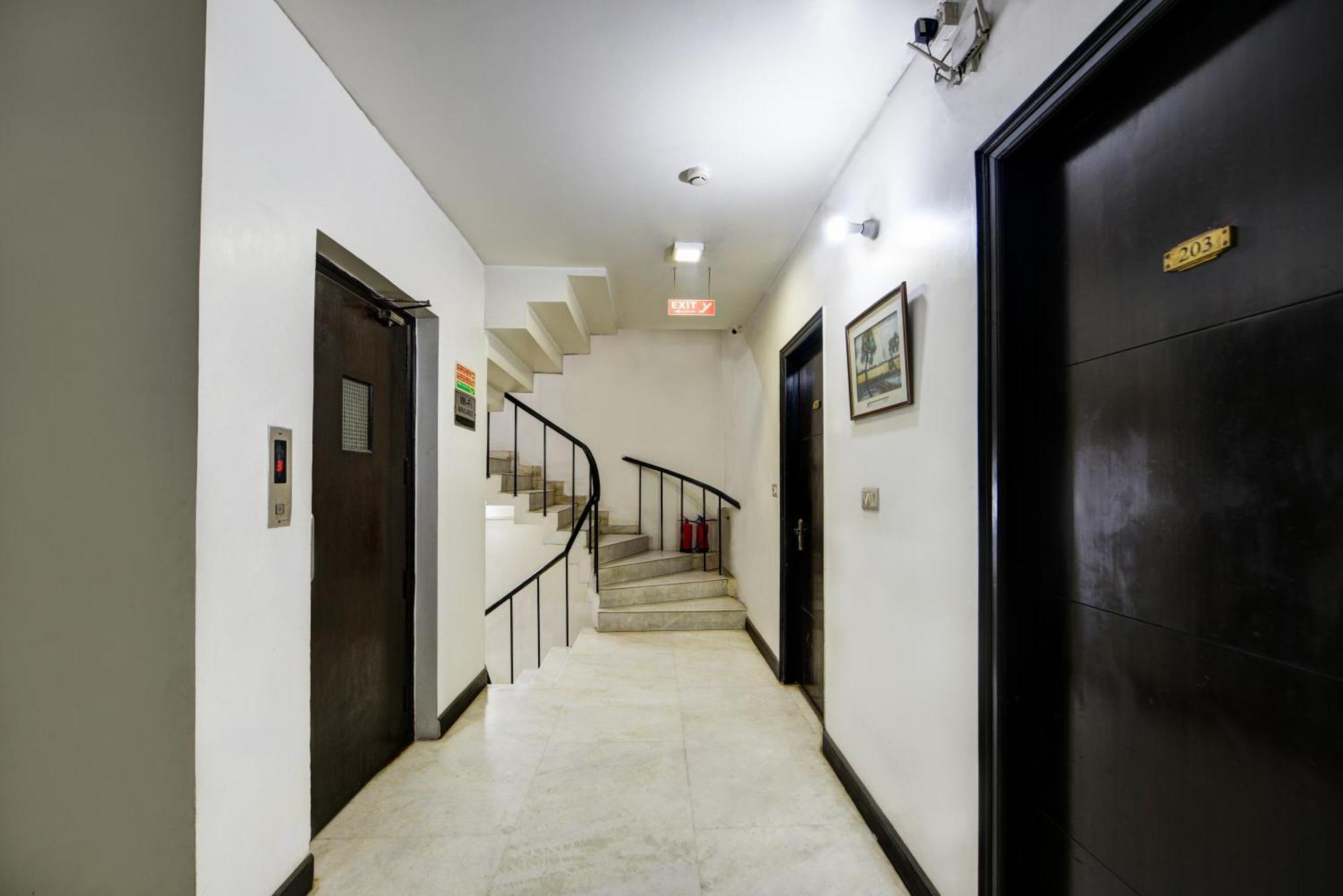 Hotel Hotel Sweet Home Lodge - 2 Min From New Delhi Railway Station New Delhi