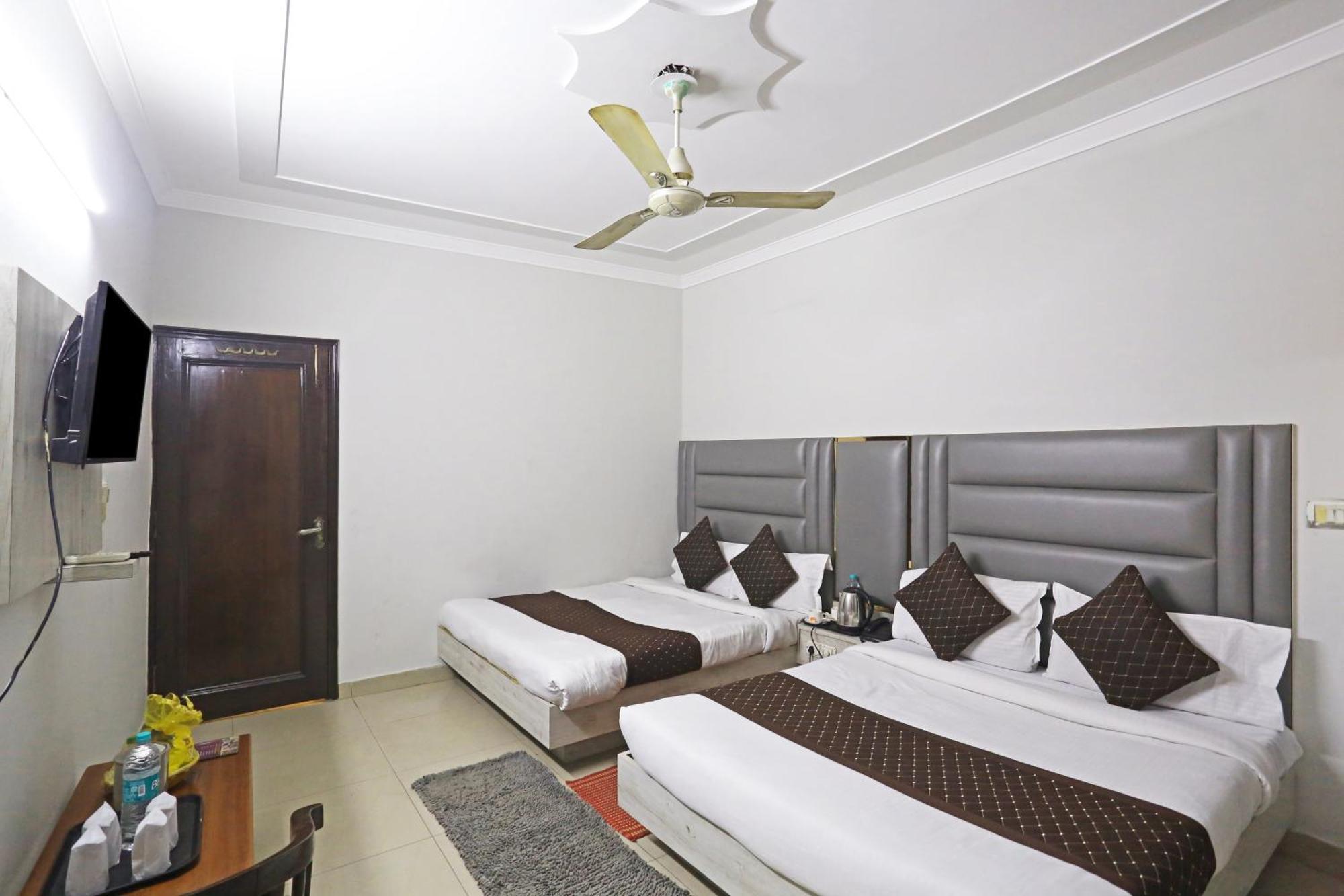 Hotel Ratandeep At Paharganj 3*