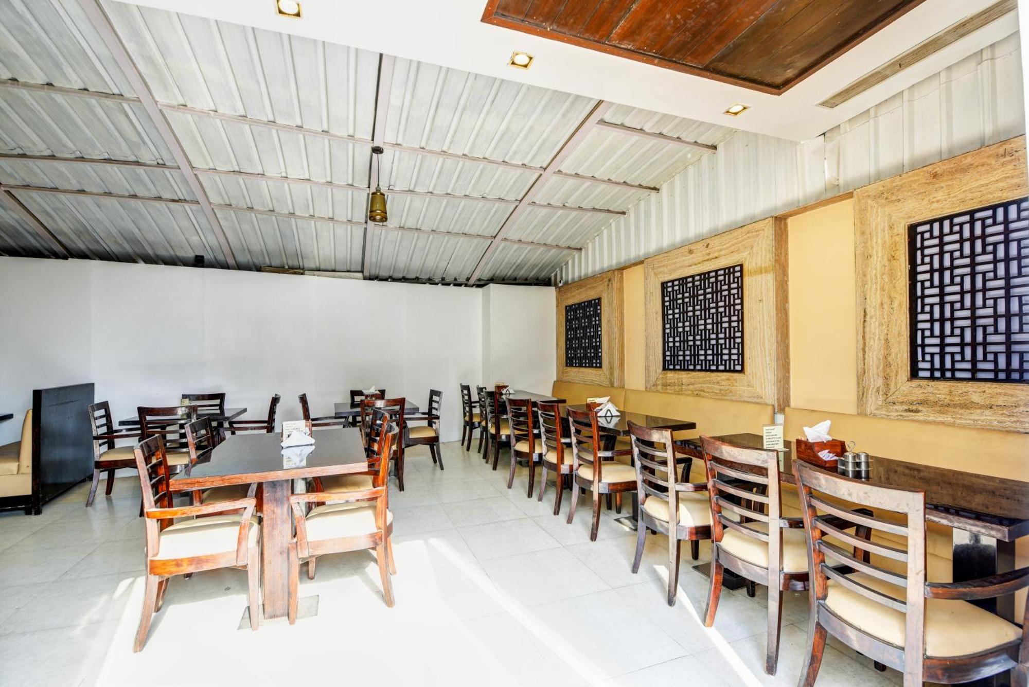 Chanchal Deluxe - Train Station 4* New Delhi
