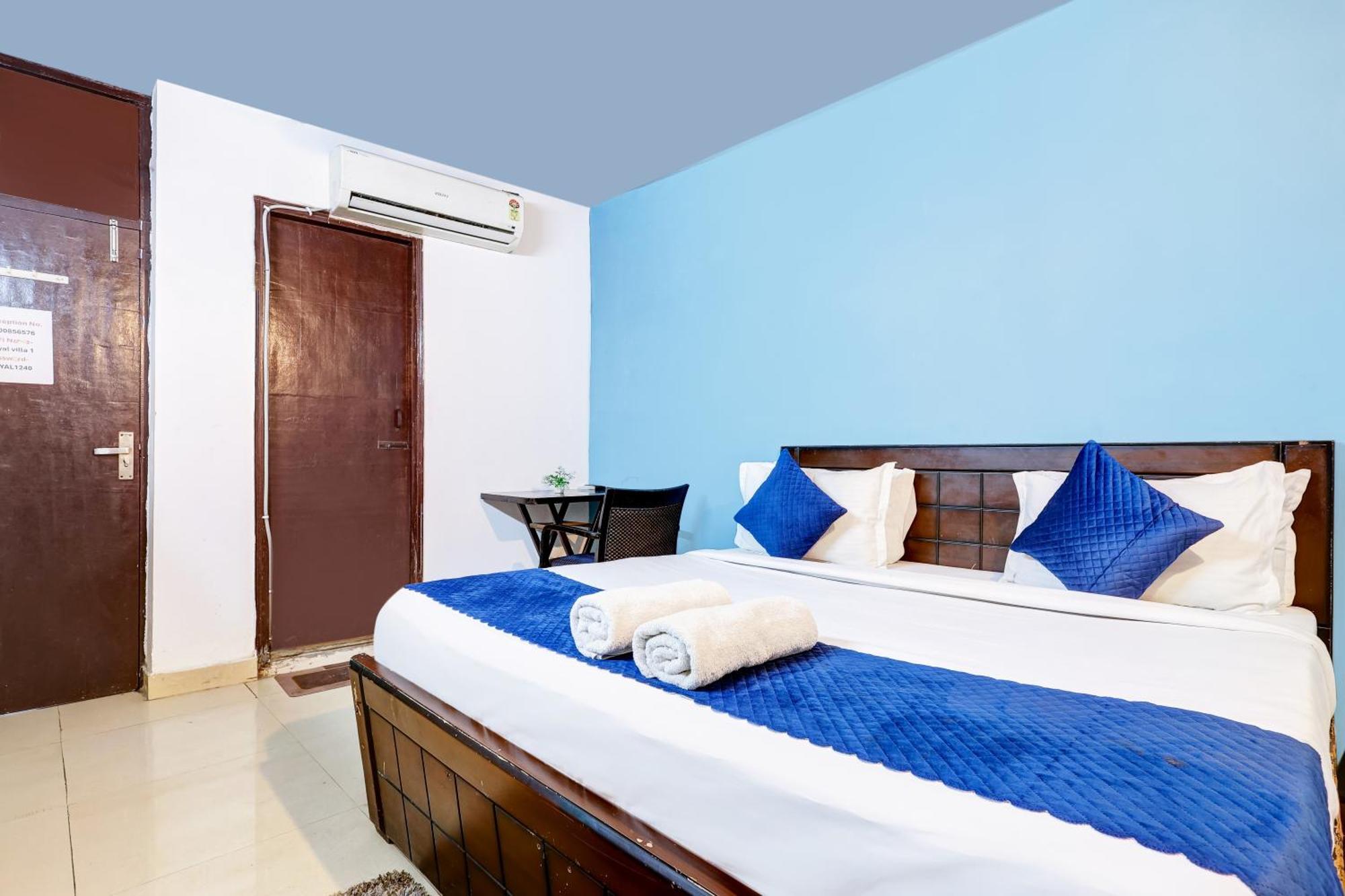 Great Near Hauz Khas Deer Park