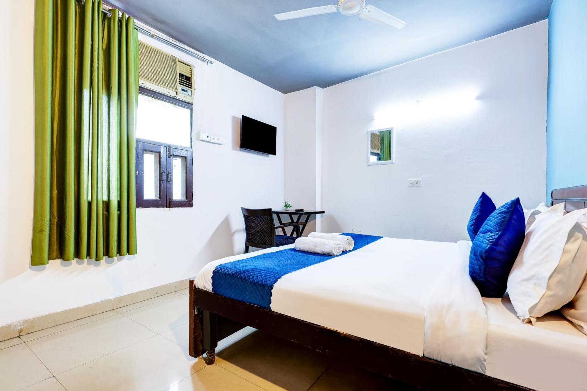Great Near Hauz Khas Deer Park *