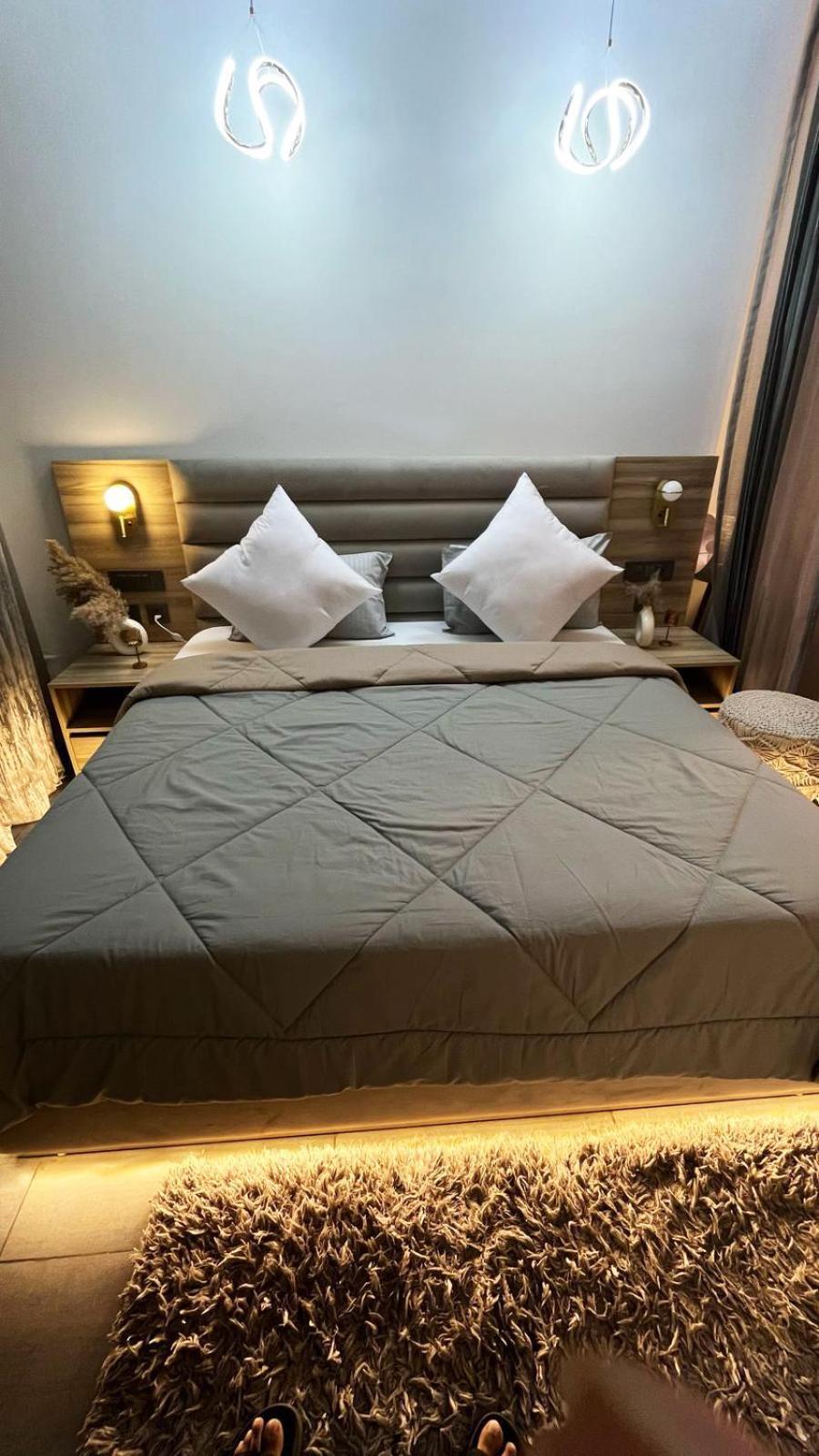 Supernova Luxury Stays In Noida * New Delhi