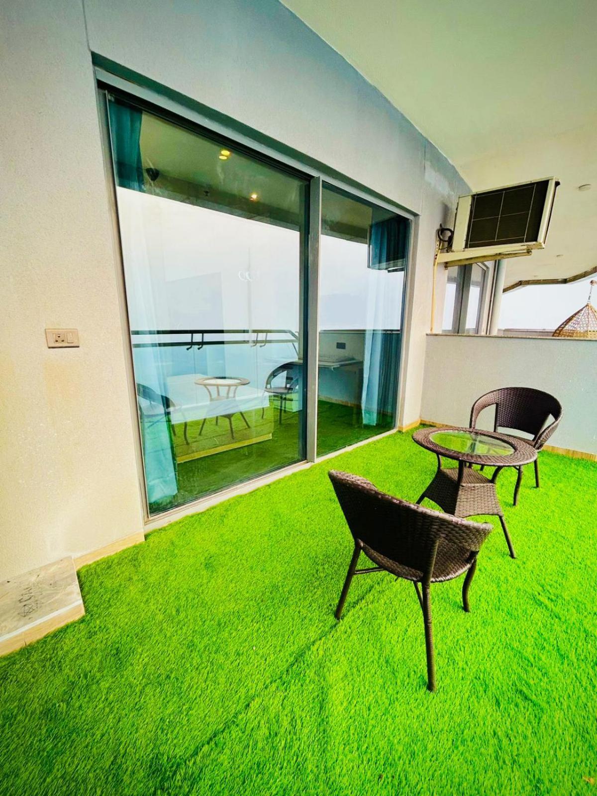 Supernova Luxury Stays In Noida *