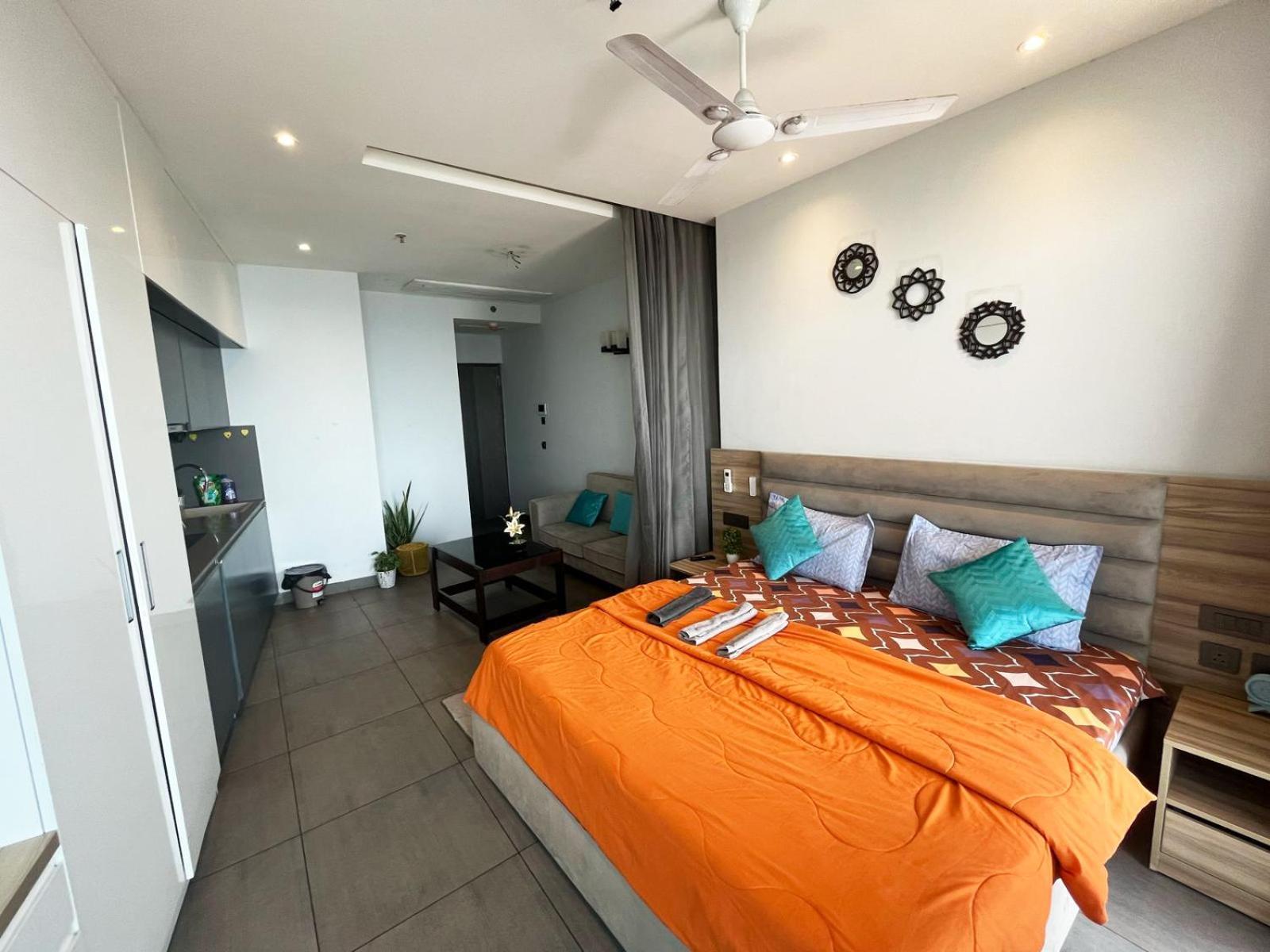 Supernova Luxury Stays In Noida * New Delhi