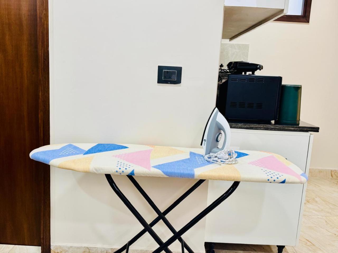 Fortune Home Service Apartment Studio, J-267 Saket * New Delhi