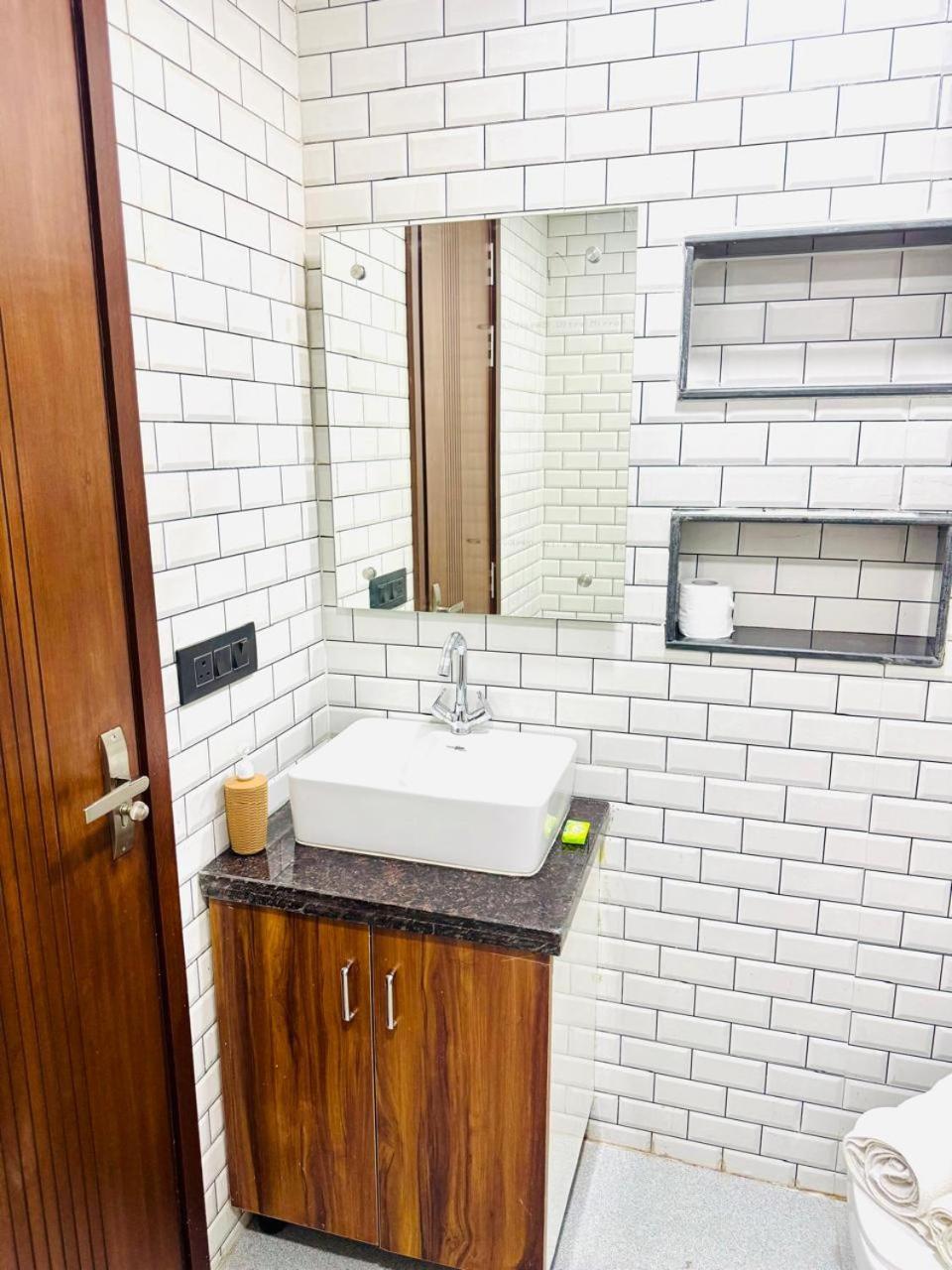 Fortune Home Service Apartment Studio, J-267 Saket New Delhi