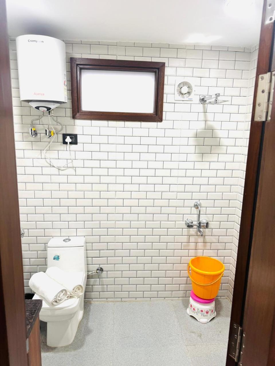Fortune Home Service Apartment Studio, J-267 Saket Apartment *