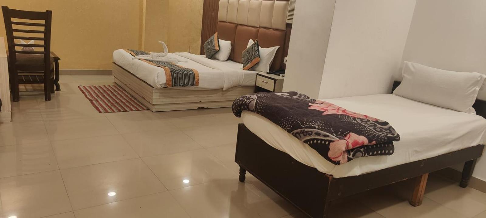 Hotel Dsr Tark Plaza Near Igi Airport Delhi 4*