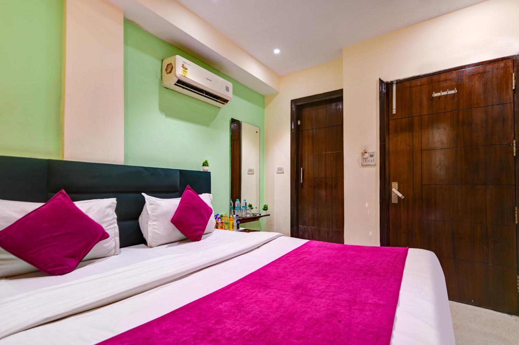 Hotel Snow White - Paharganj 3*