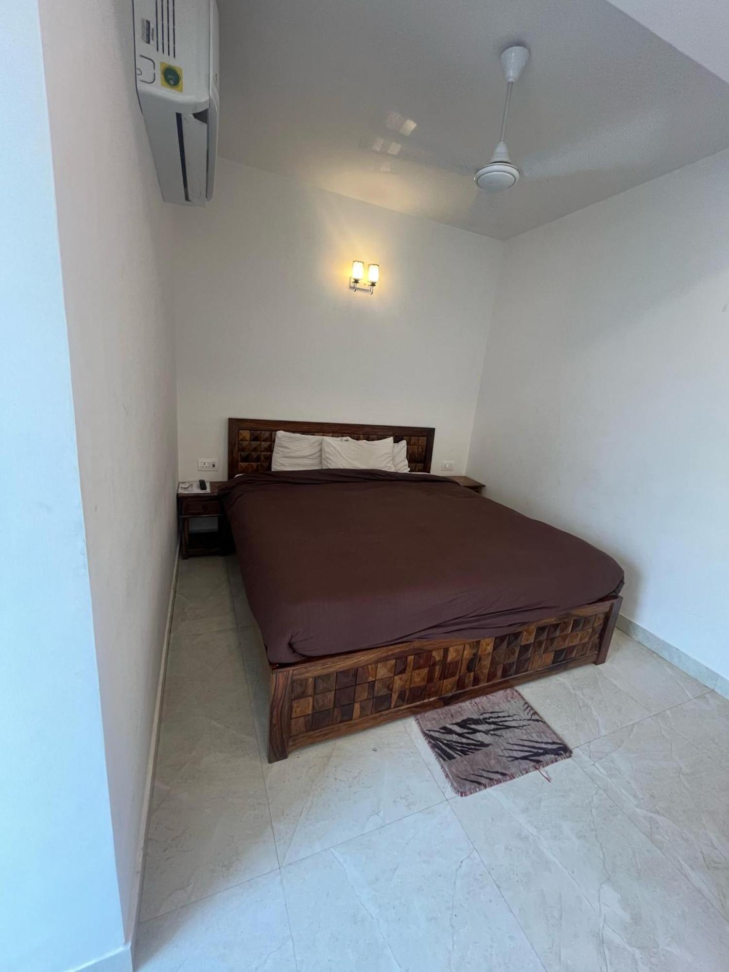 Lagoon - Malviya Nagar Hotel