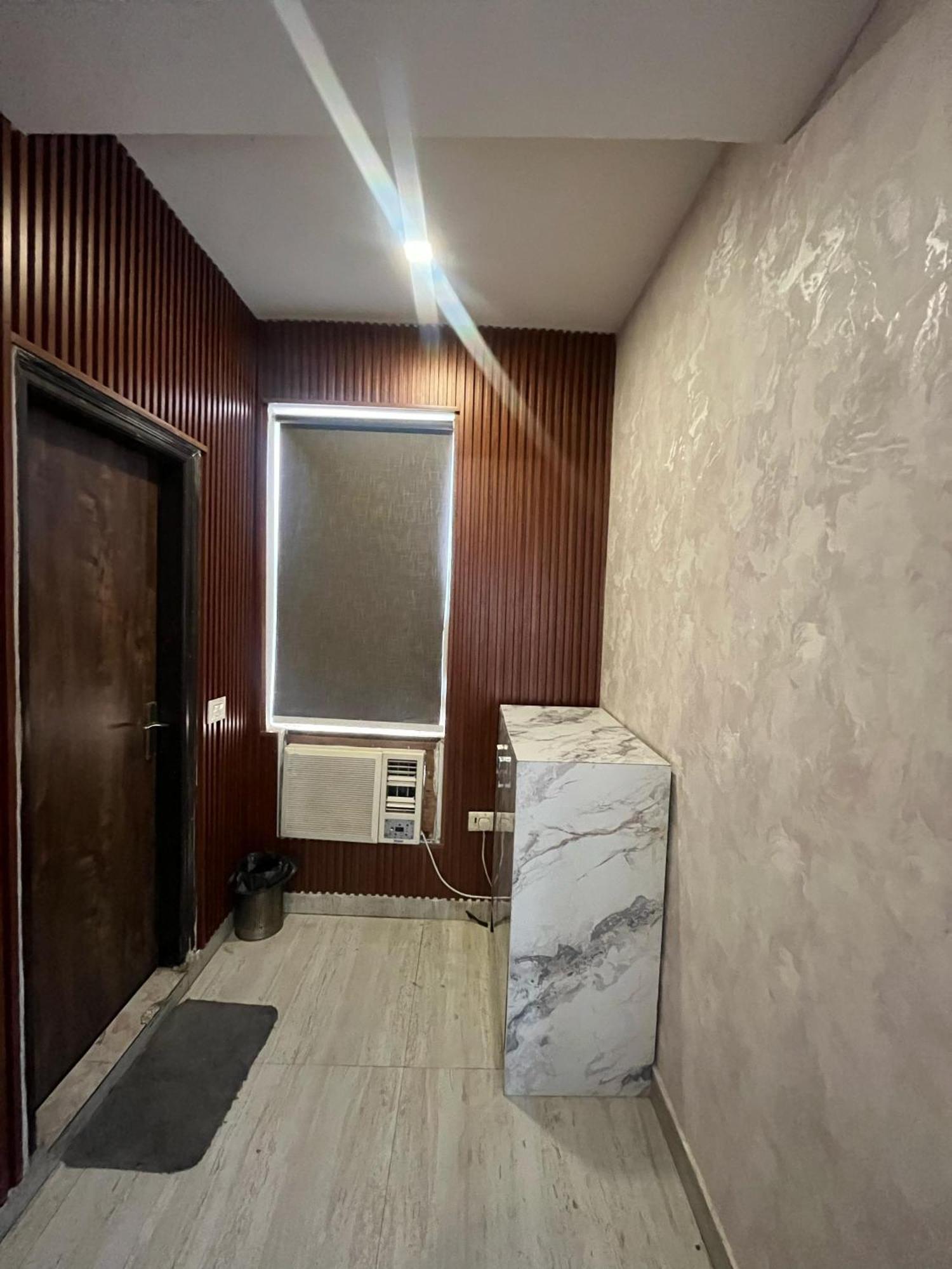 Lagoon - Malviya Nagar Hotel 4*