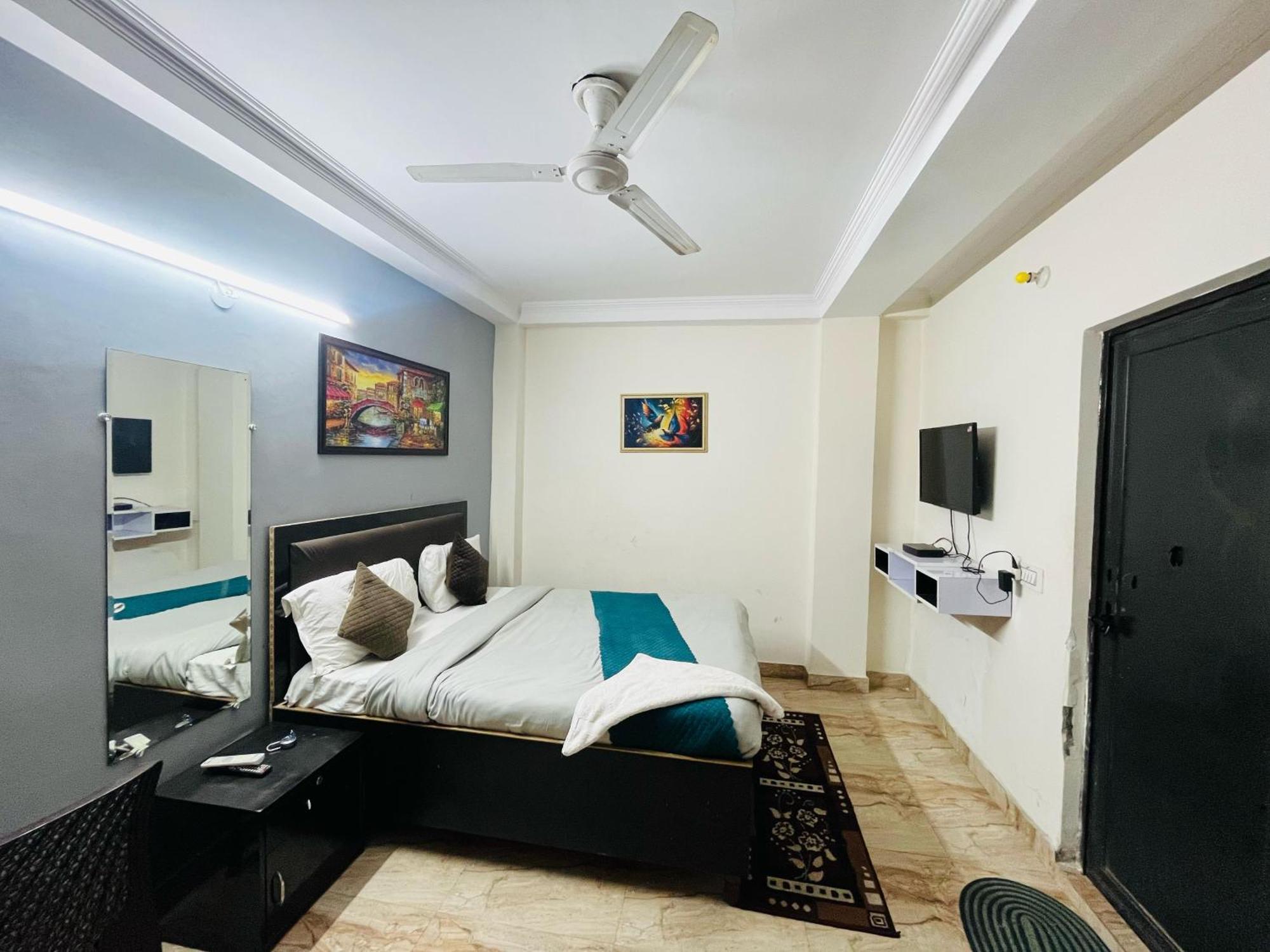 Hotel Peace - 5 Mins Away From Us Embassy New Delhi
