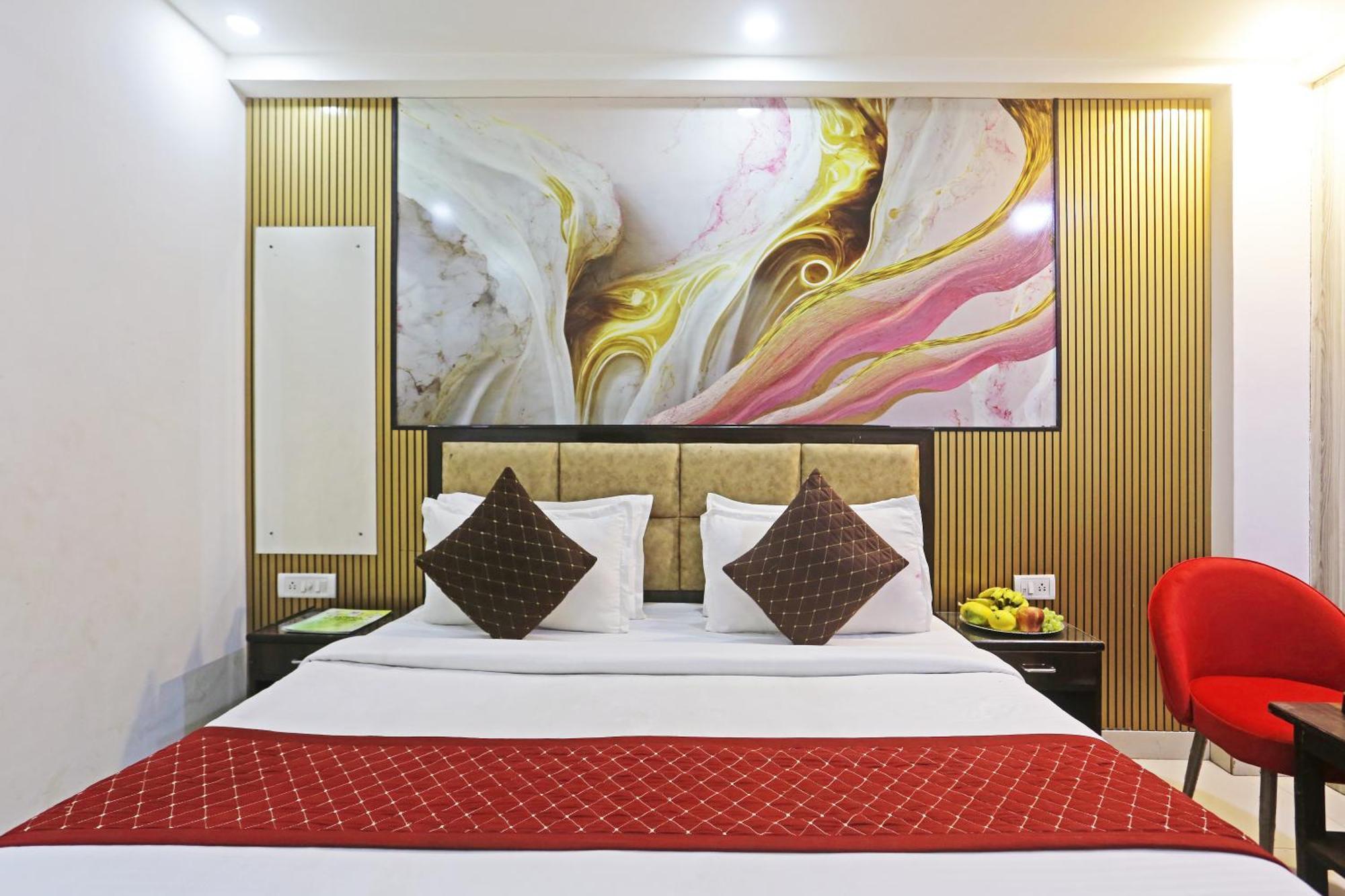 Lookout Delhi Igi Airport 4* New Delhi