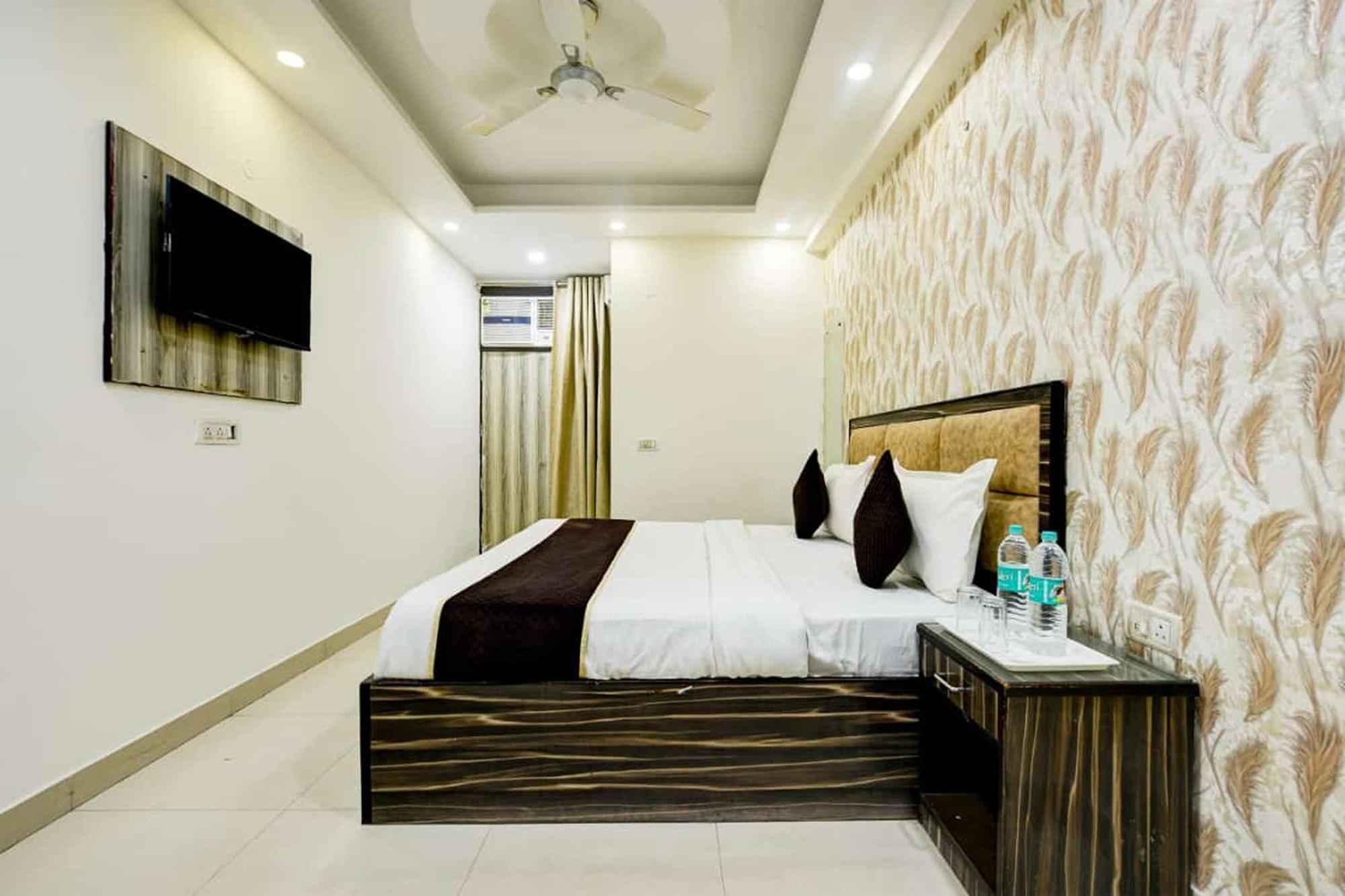 Hotel Lookout Delhi Igi Airport New Delhi
