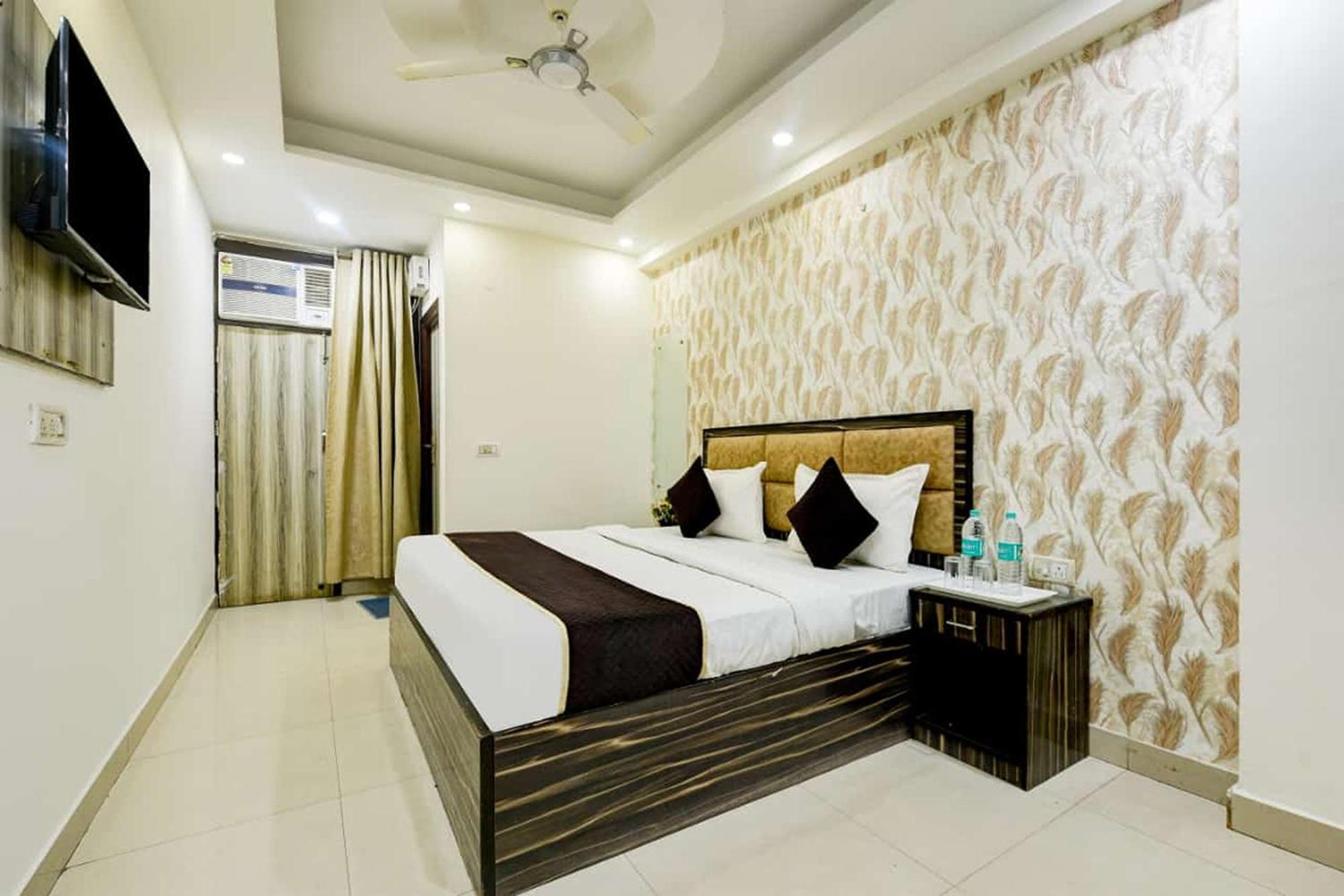 Hotel Lookout Delhi Igi Airport New Delhi