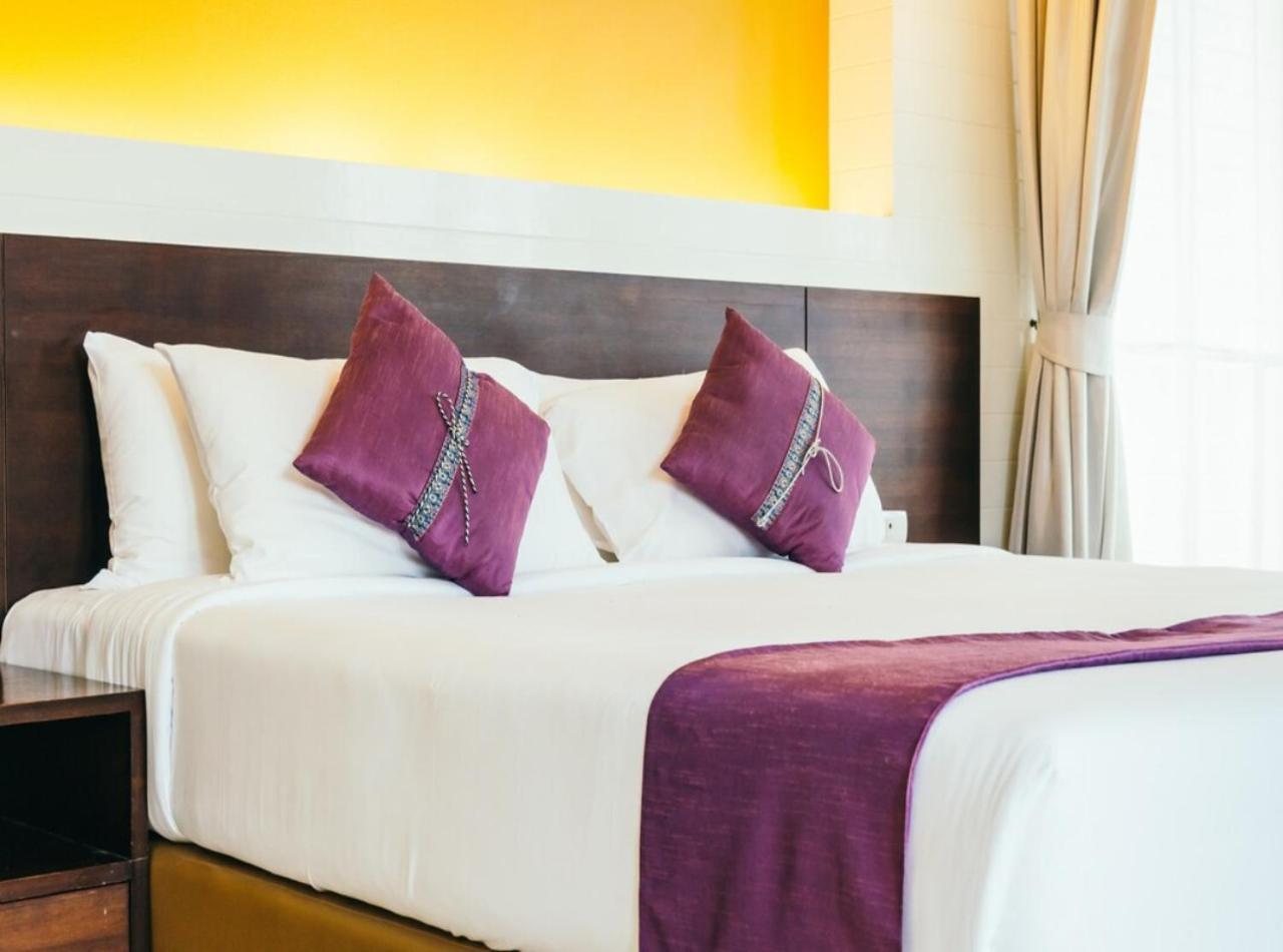 Grand Havenwood Near Delhi Airport Hotel