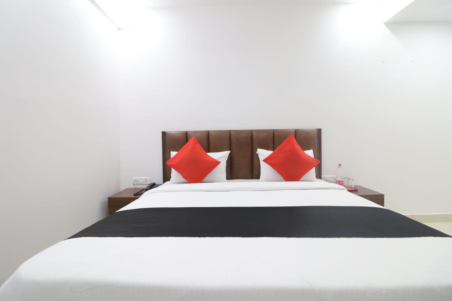 Max Marina Delhi Airport Hotel 4*