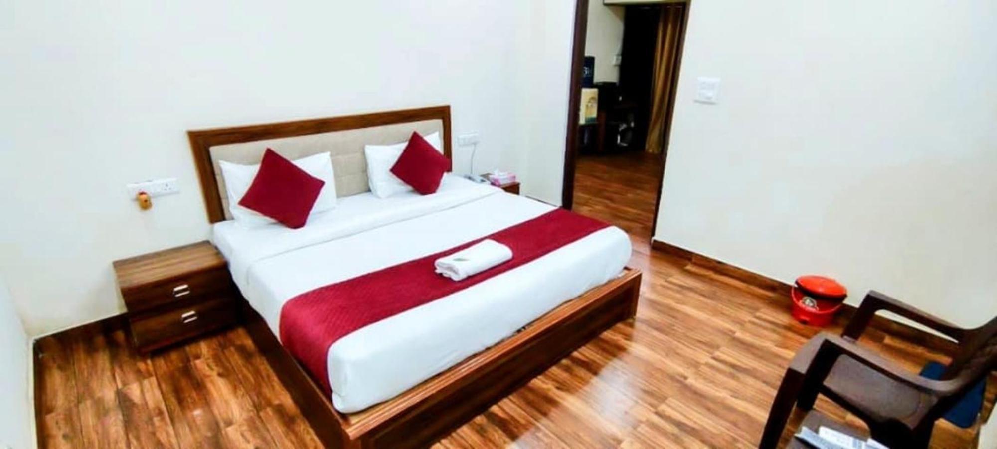Hotel B Near Aiims Hospital New Delhi