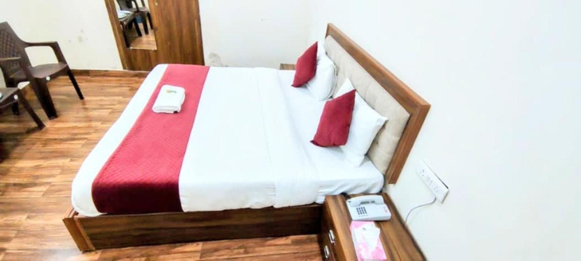 B Near Aiims Hospital Hotel 4*