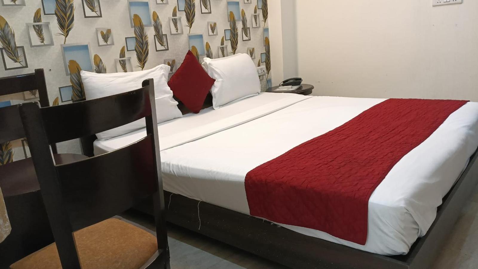 Majestic Plaza At Airport 4*